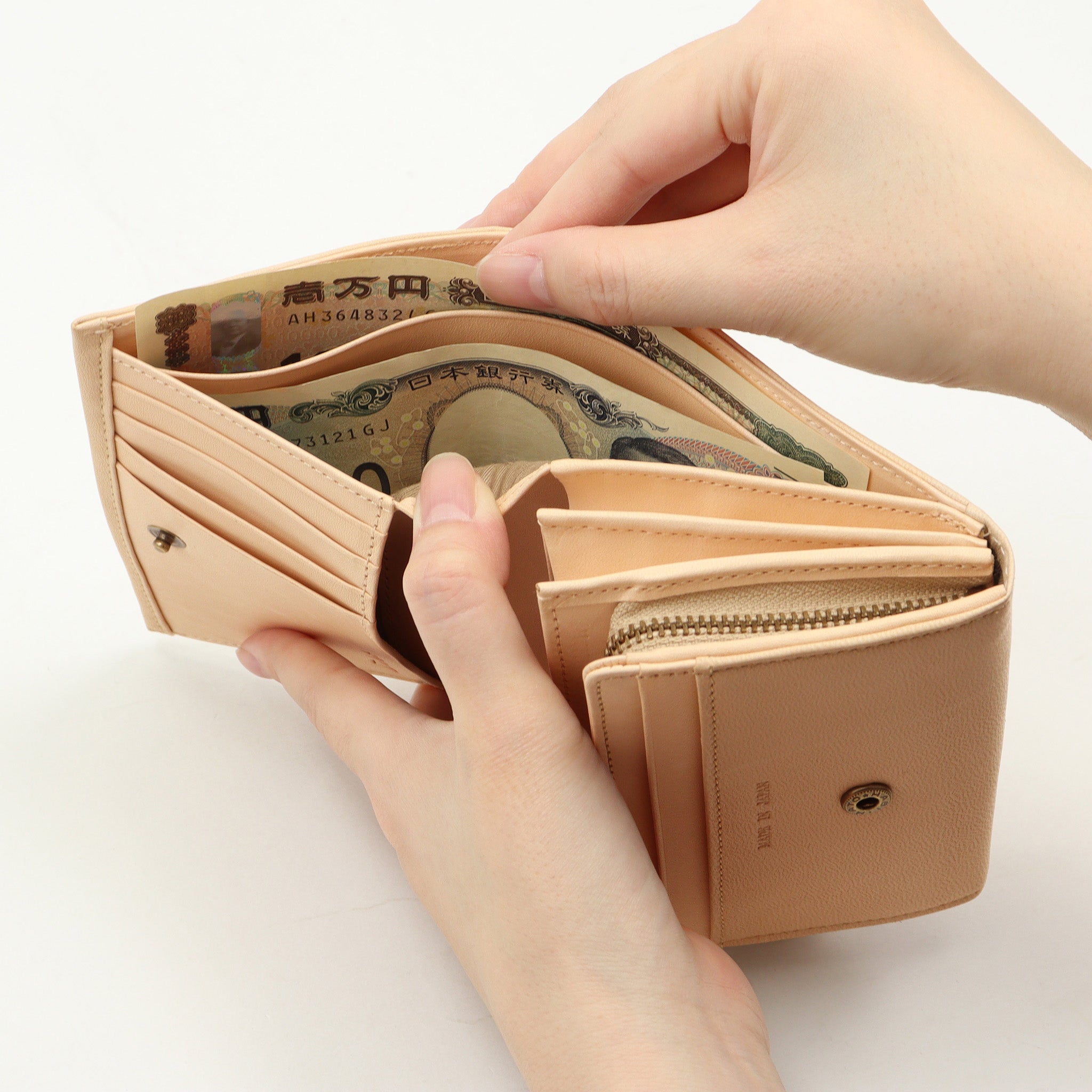 【公式WEB・一部店舗限定品】スティード 二つ折り財布 0031690