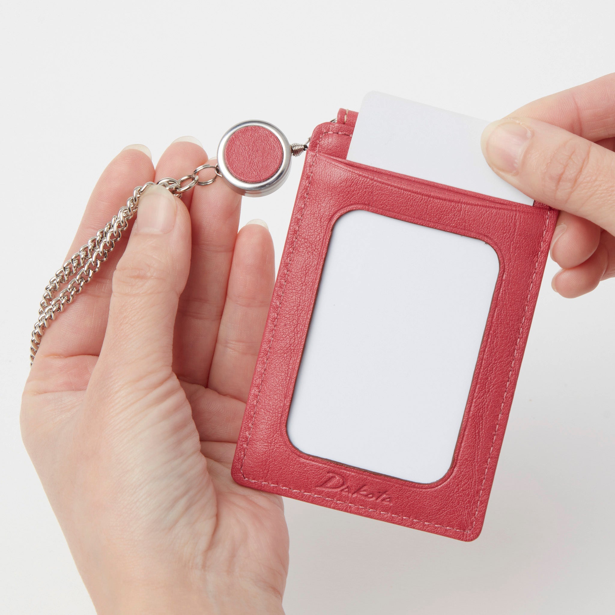 ヴィタミーナ リール付きパスケース 0031903