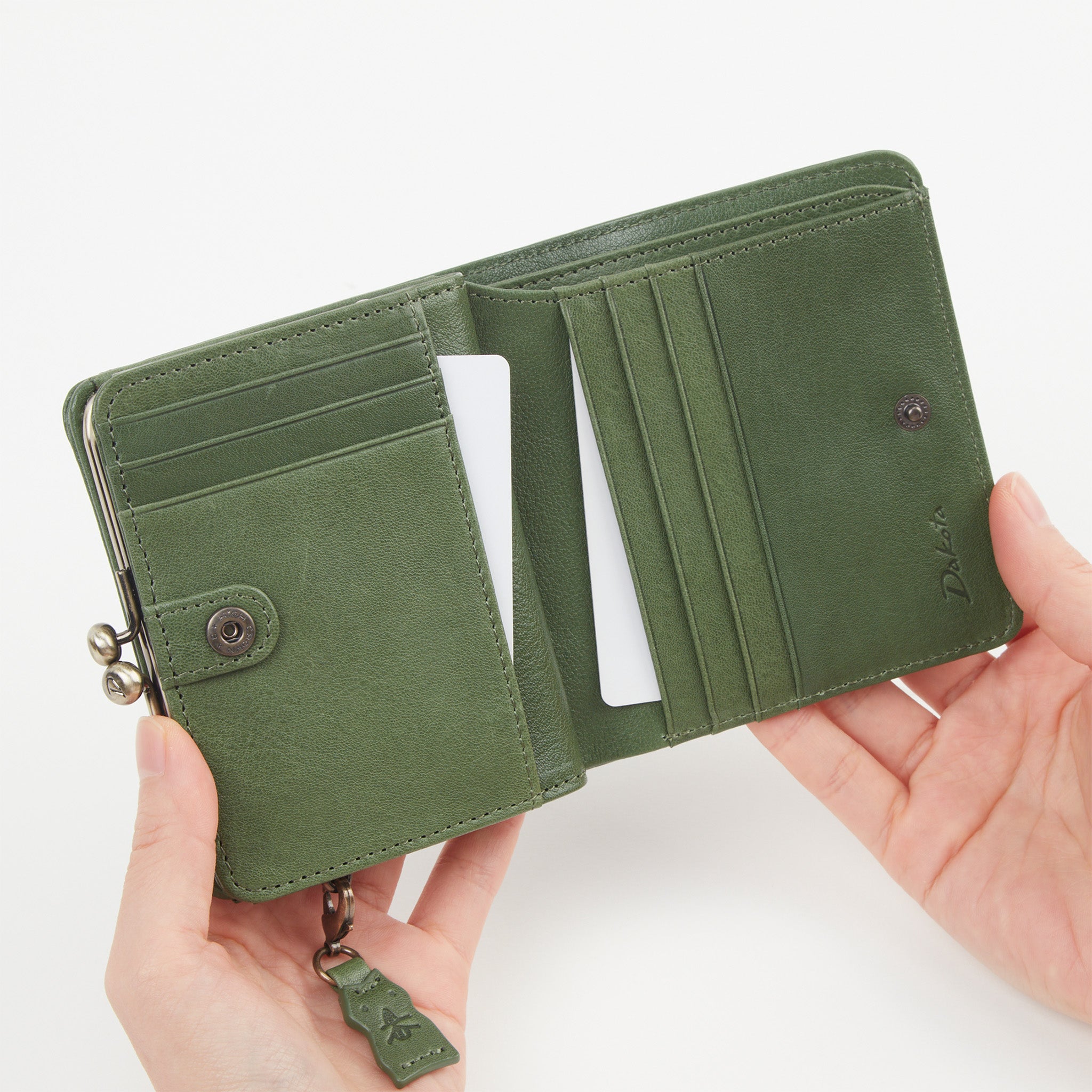 【公式WEB限定品】アニマーレ がま口二つ折り財布 0038640