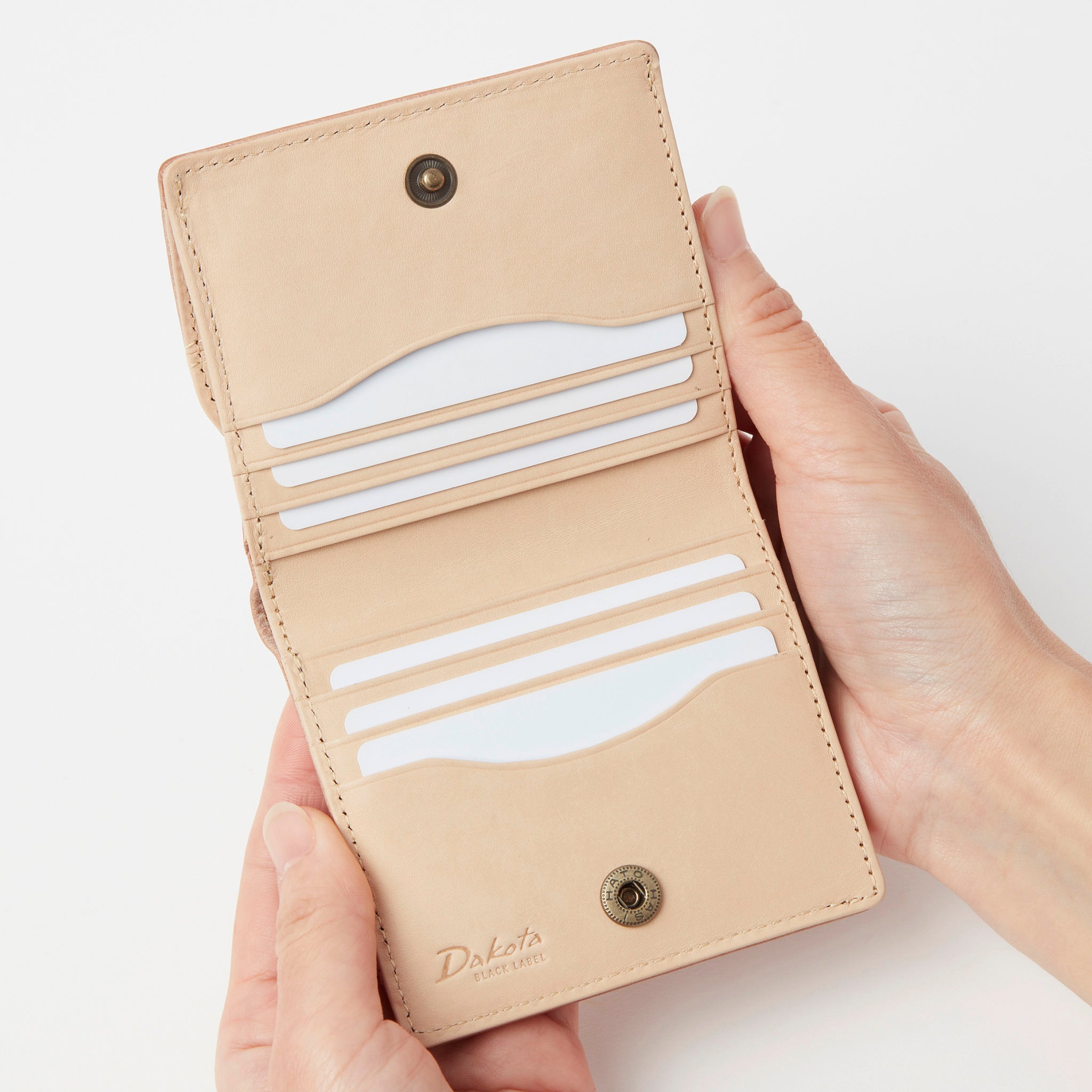 クレマ 二つ折り財布 0620131