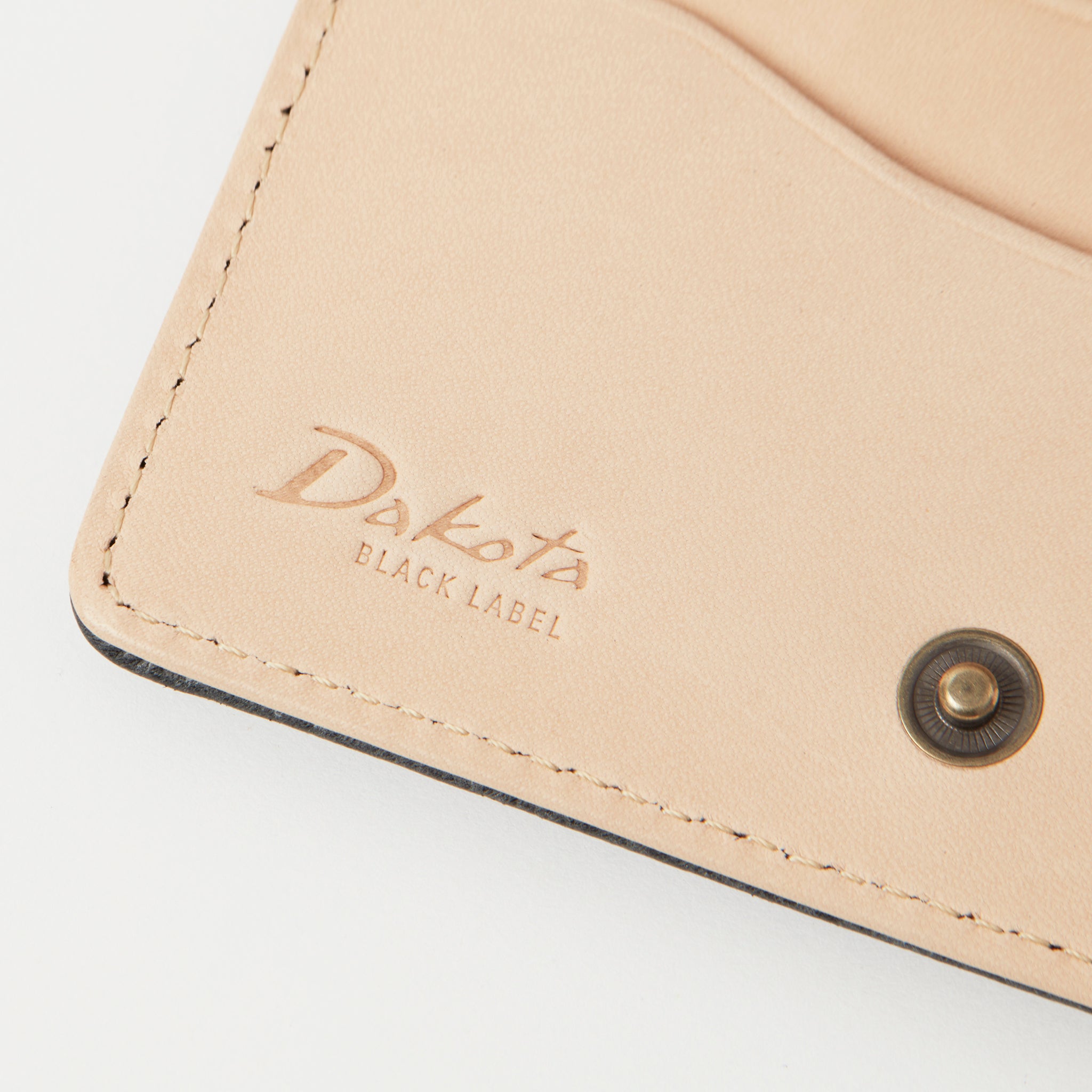 クレマ 二つ折り財布 0620132