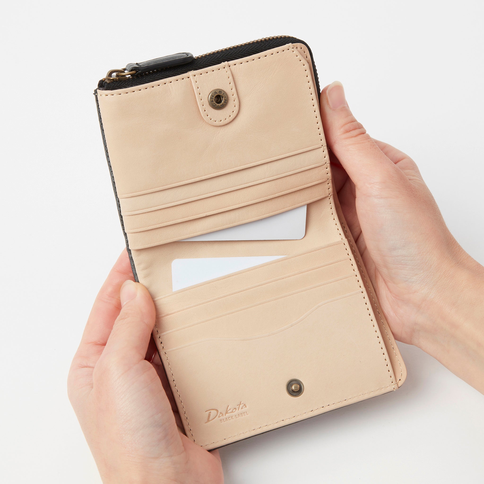 クレマ 二つ折り財布 0620132