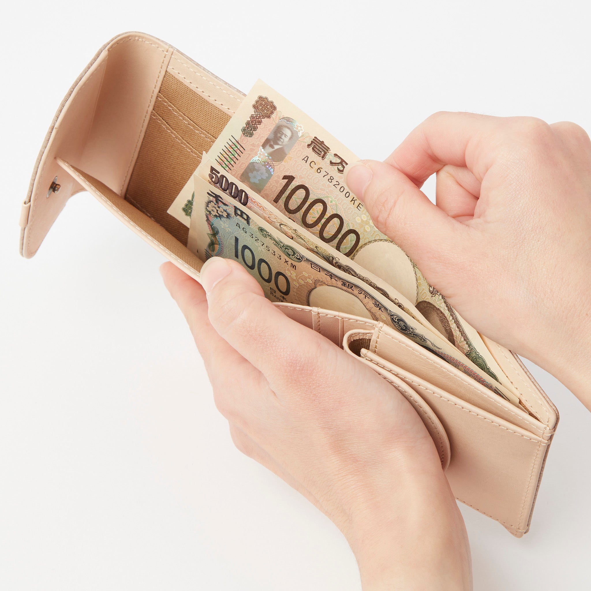 クレマ 二つ折り財布 0620133