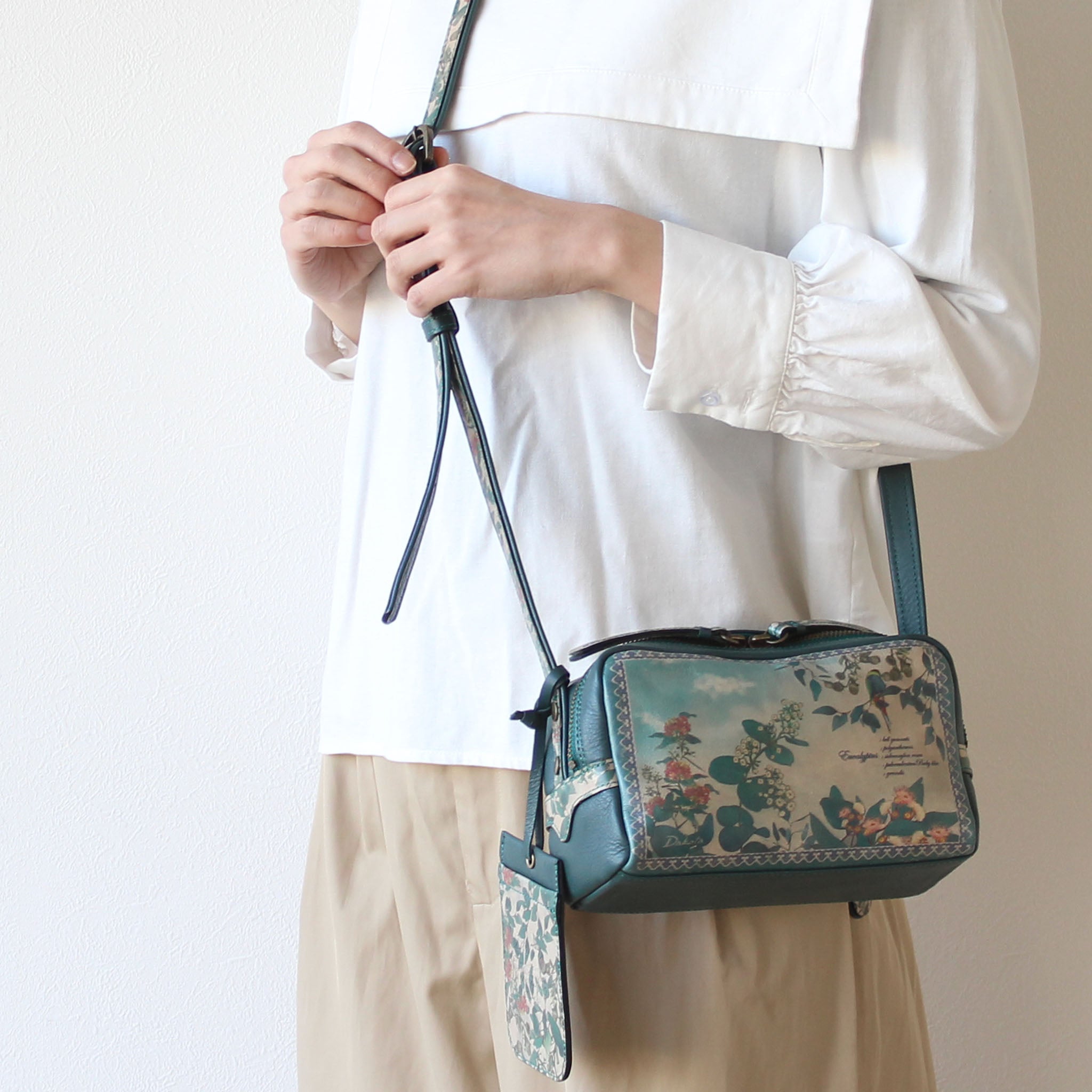 チーザレ ショルダーバッグ 1034093