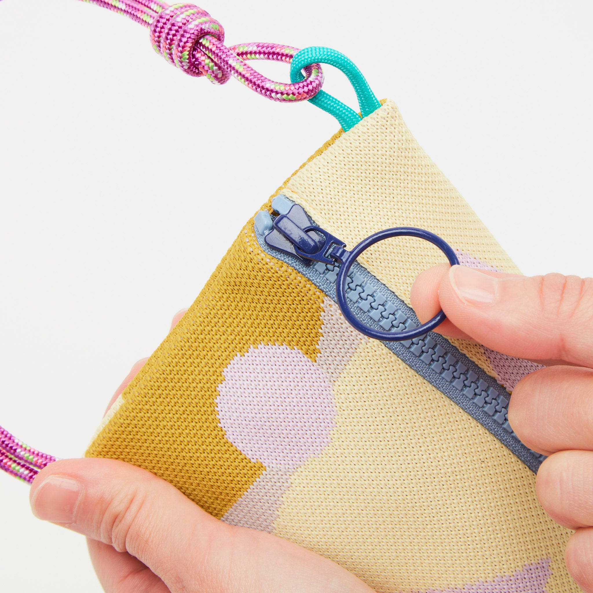 テトラ 三角ミニポーチ 1414631