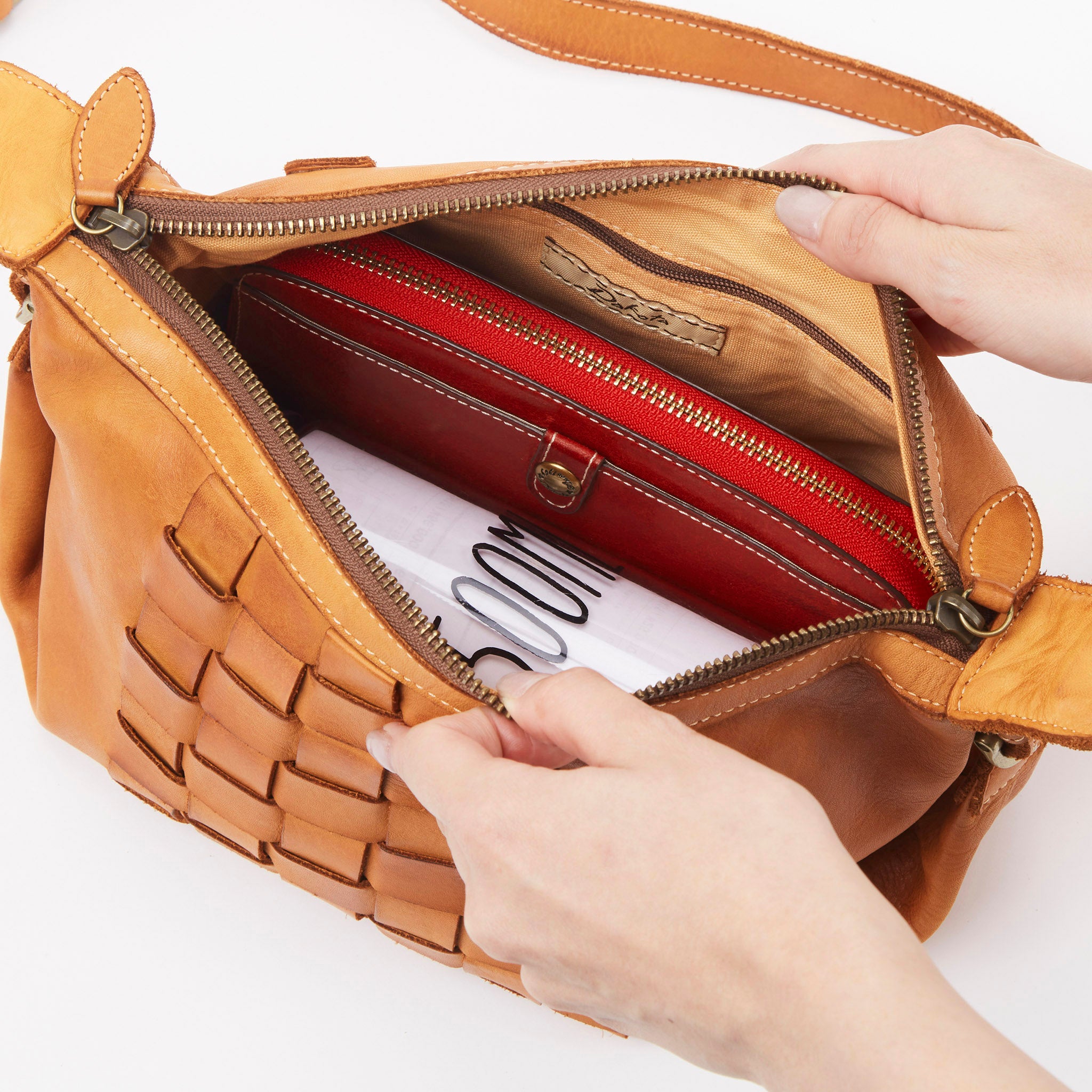 アーロ ショルダーバッグ 1601081