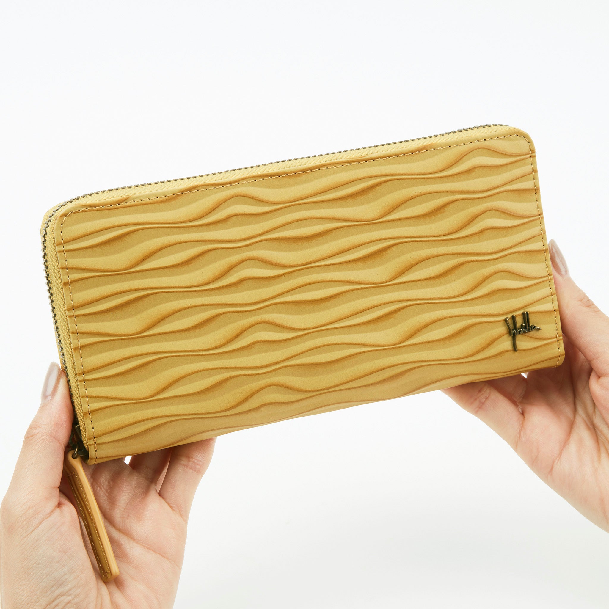 オーラ ラウンドファスナー長財布 5470203