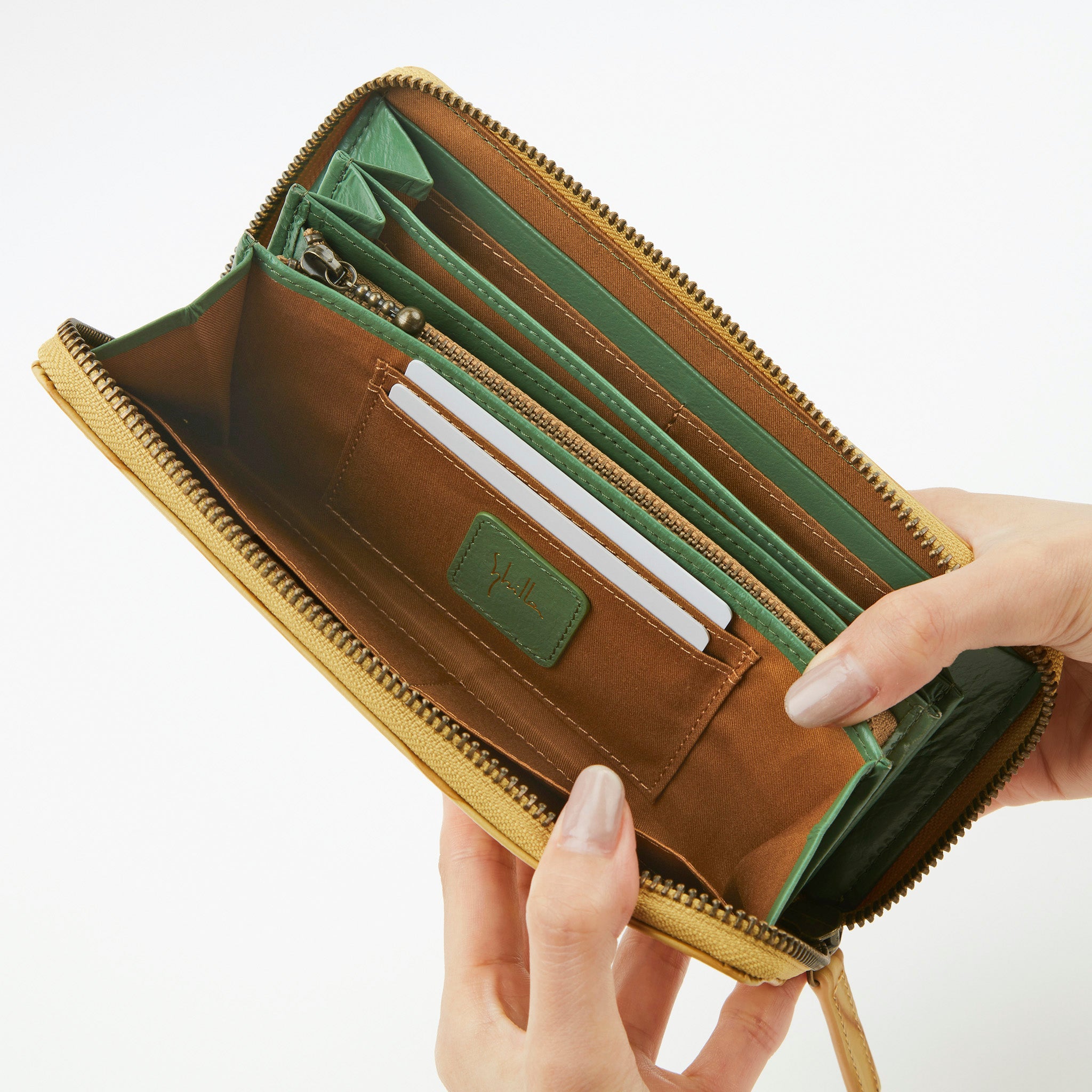 オーラ ラウンドファスナー長財布 5470203