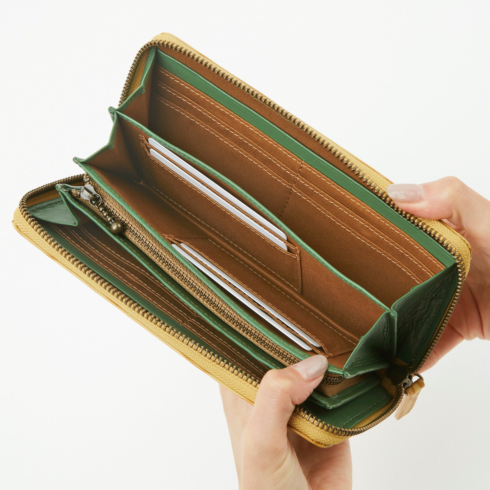 オーラ ラウンドファスナー長財布 5470203