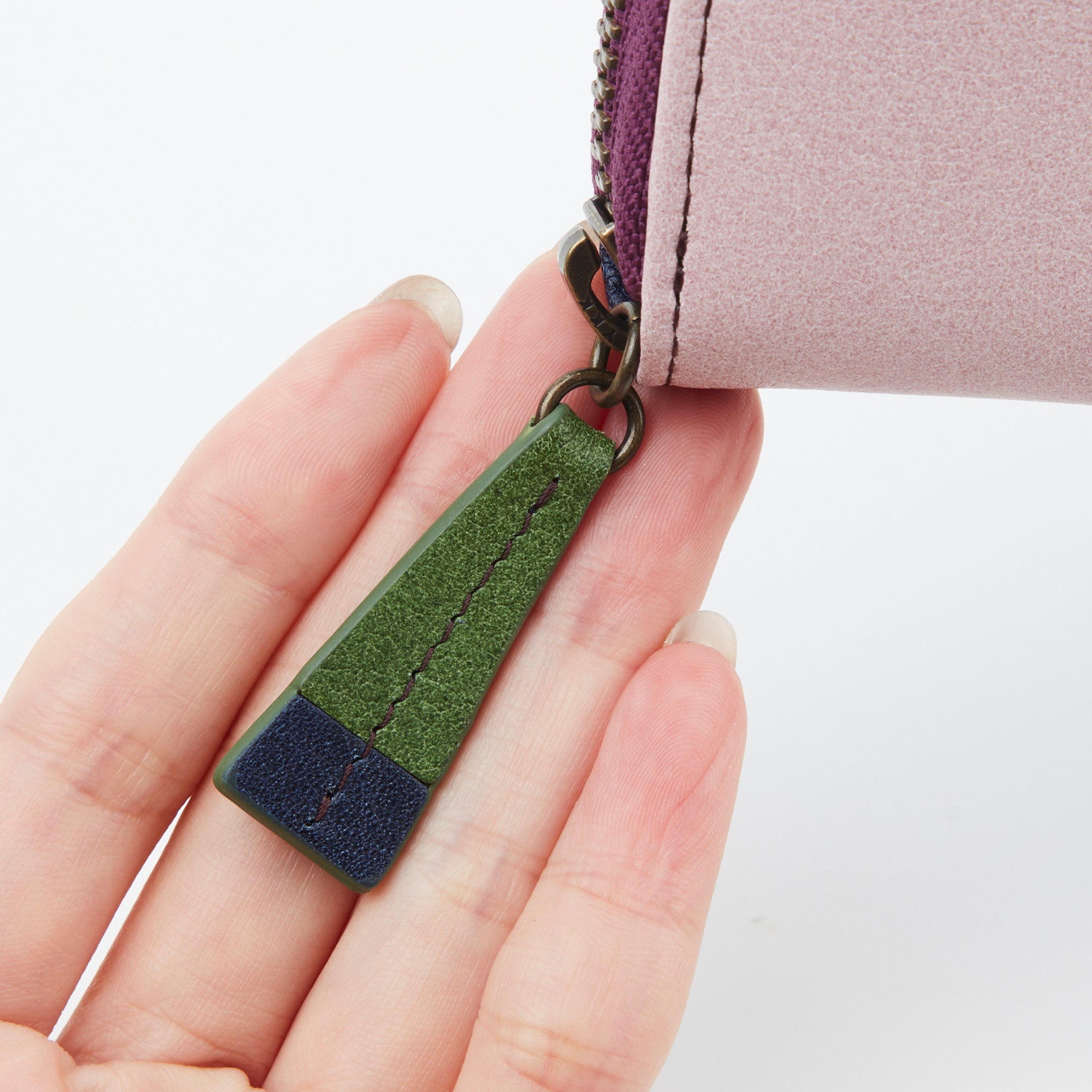 カミーノ ラウンドファスナー長財布 5470502