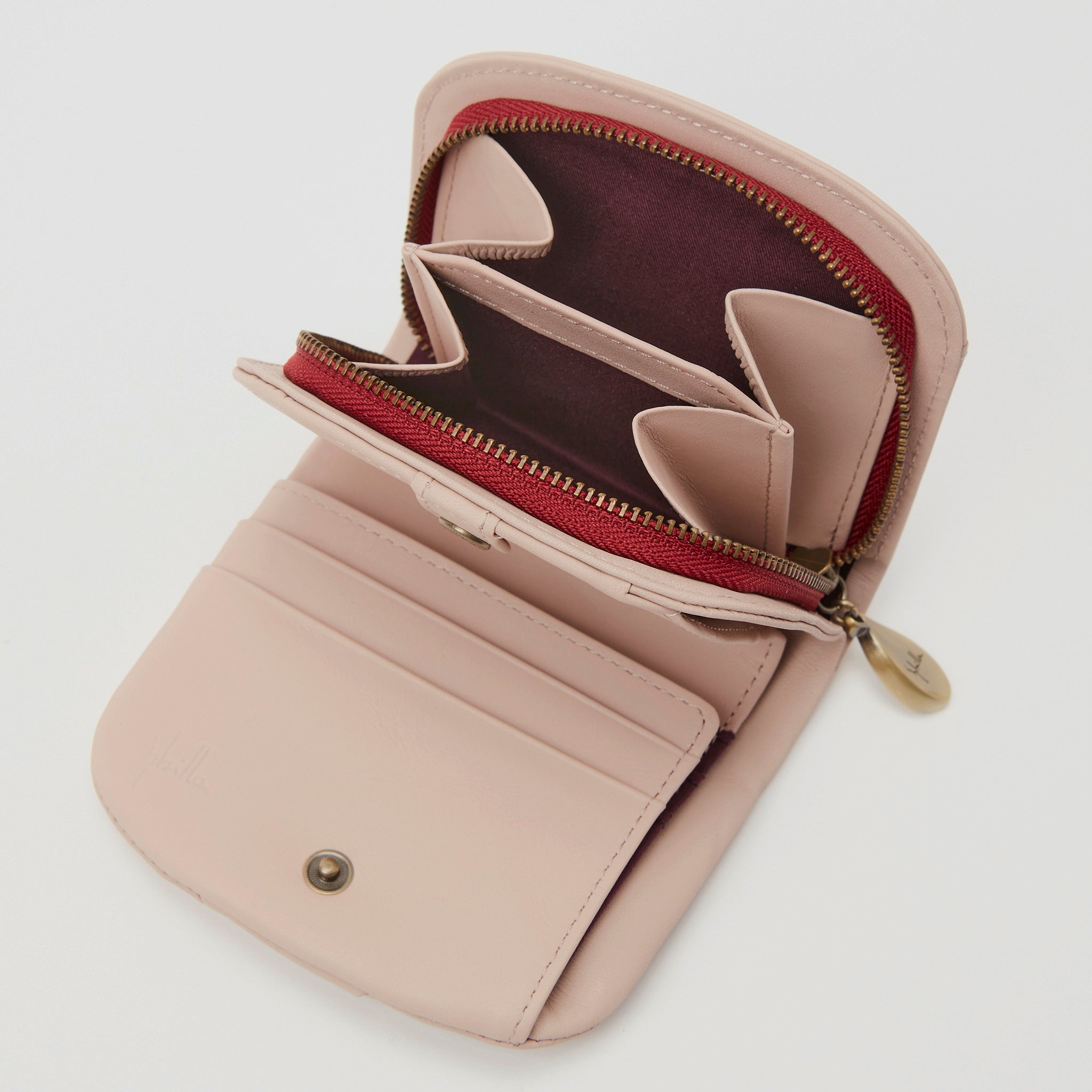 インビシブレ 二つ折り財布 5470571