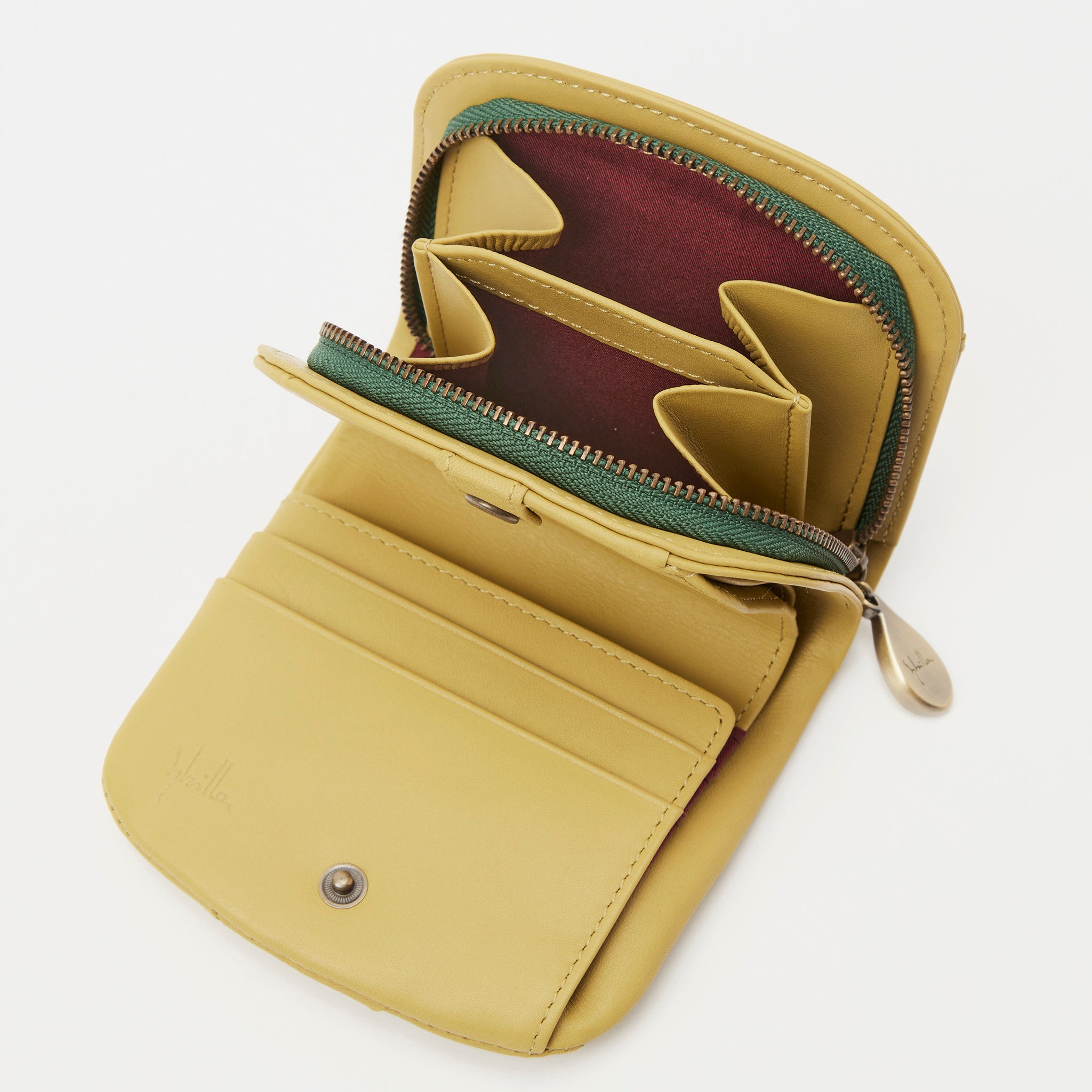 インビシブレ 二つ折り財布 5470571