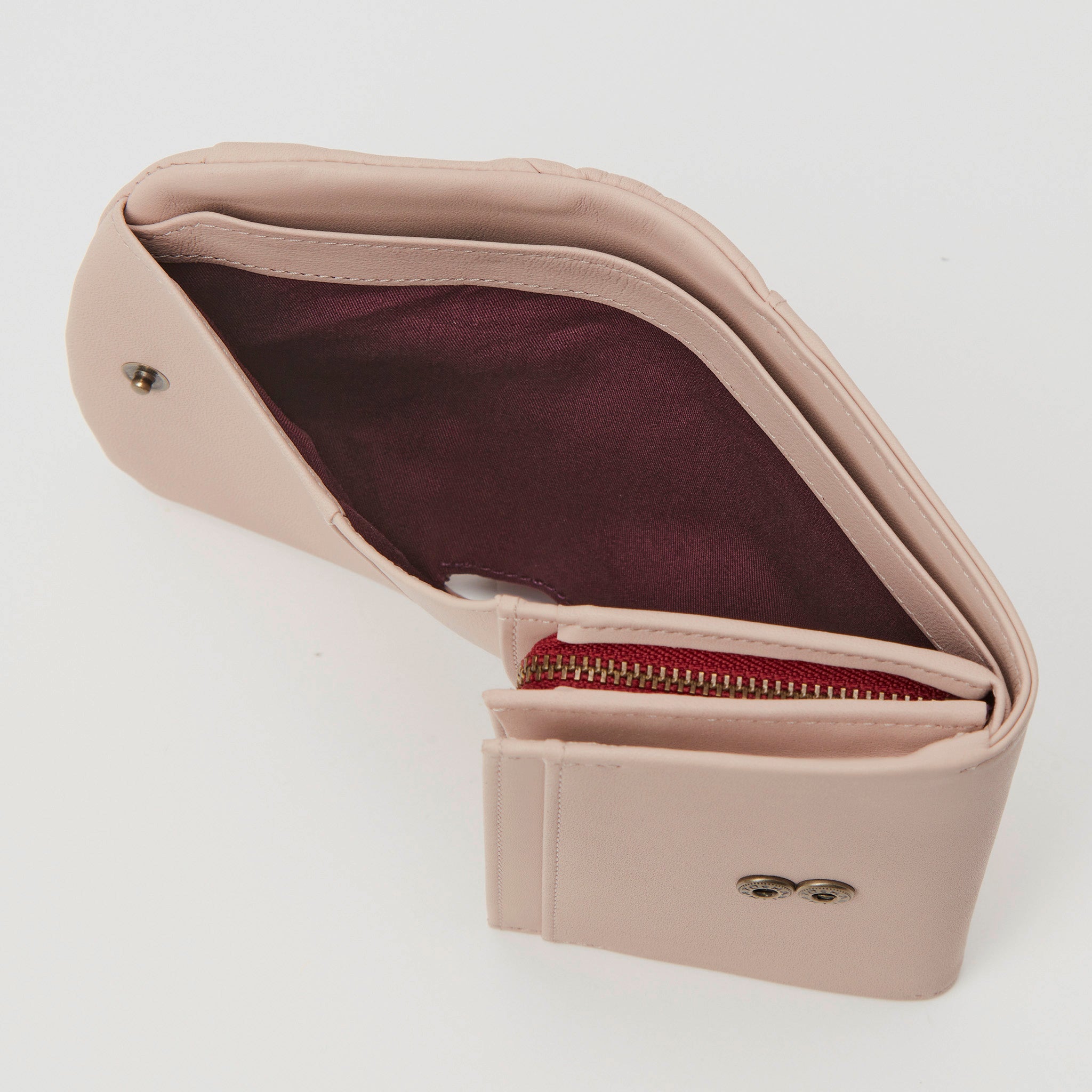 インビシブレ 二つ折り財布 5470572