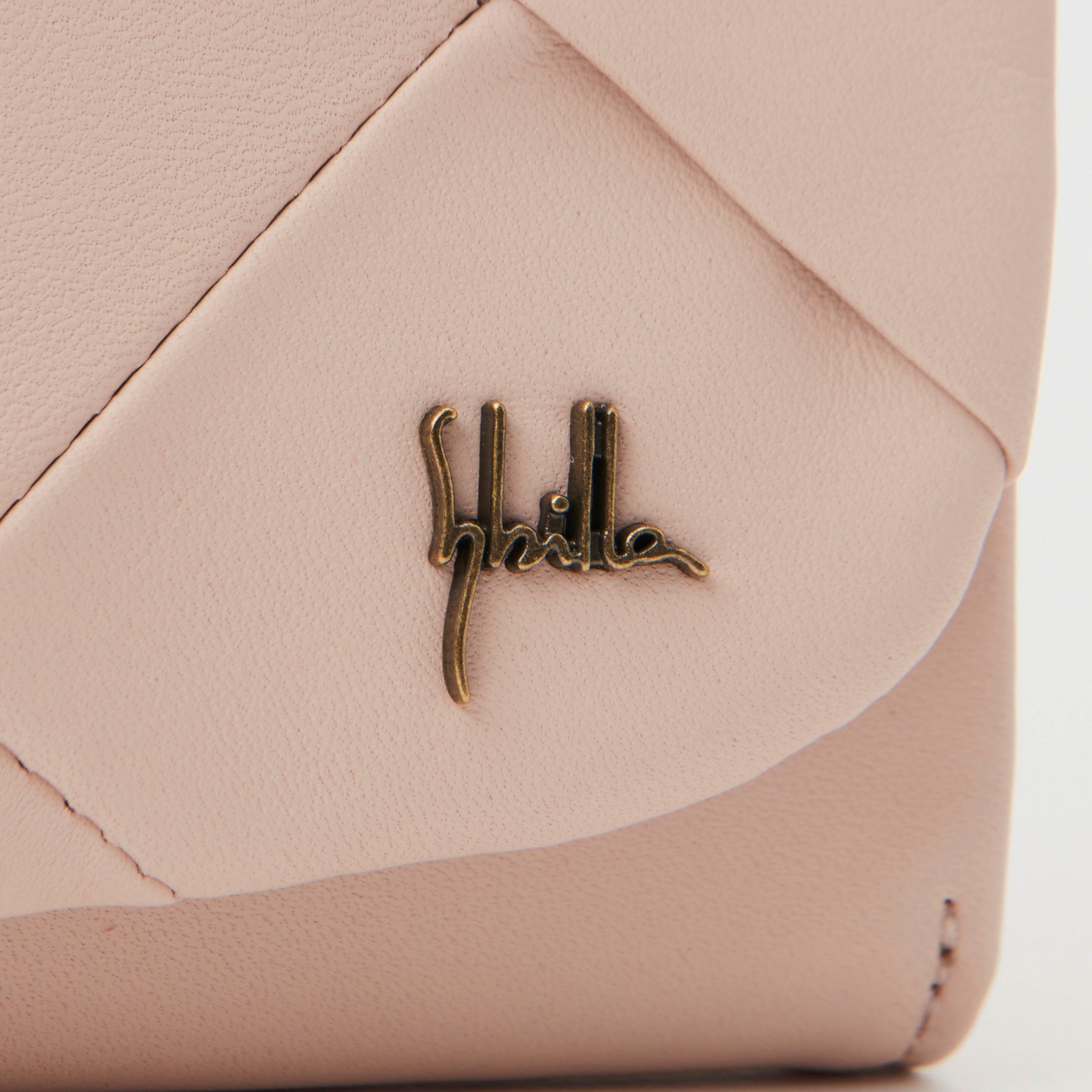 インビシブレ 二つ折り財布 5470572