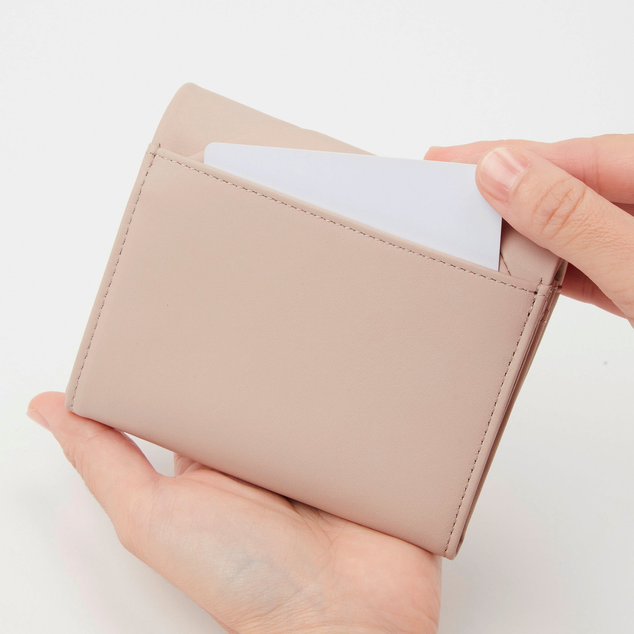 インビシブレ 二つ折り財布 5470572