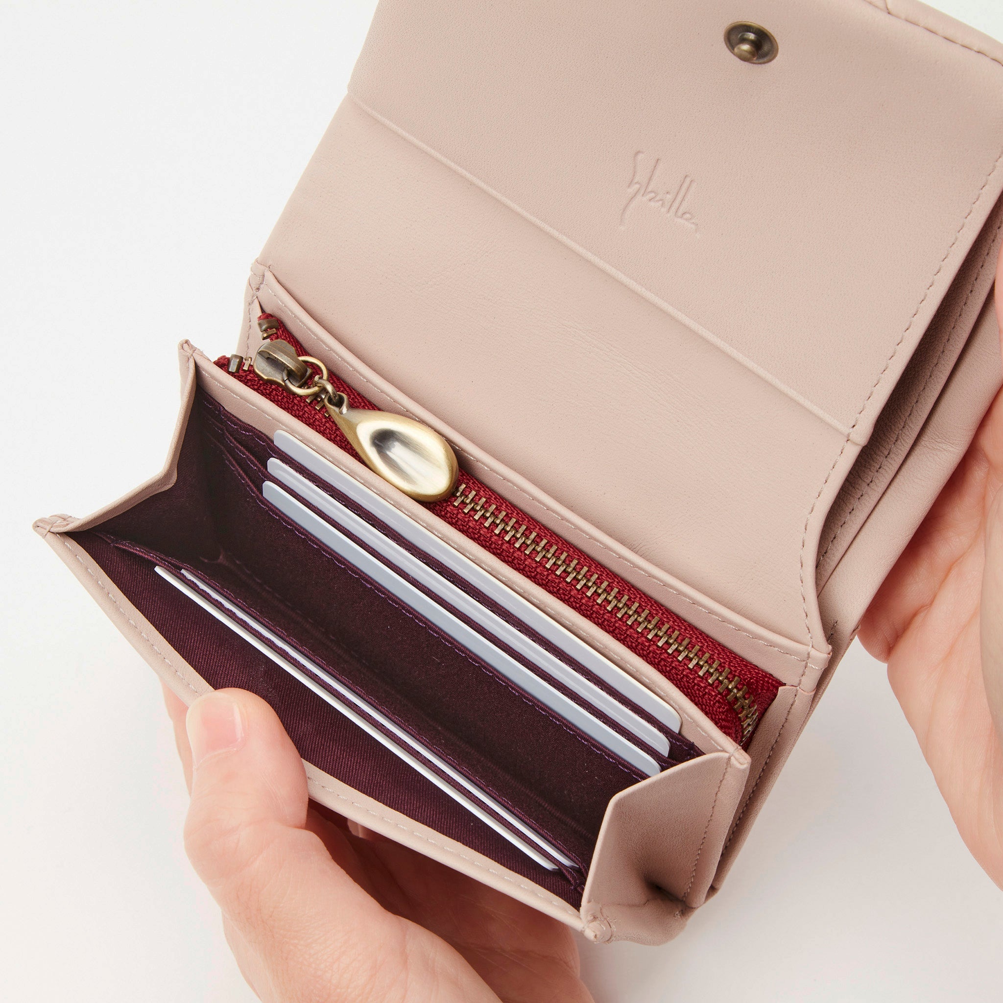 インビシブレ 二つ折り財布 5470572