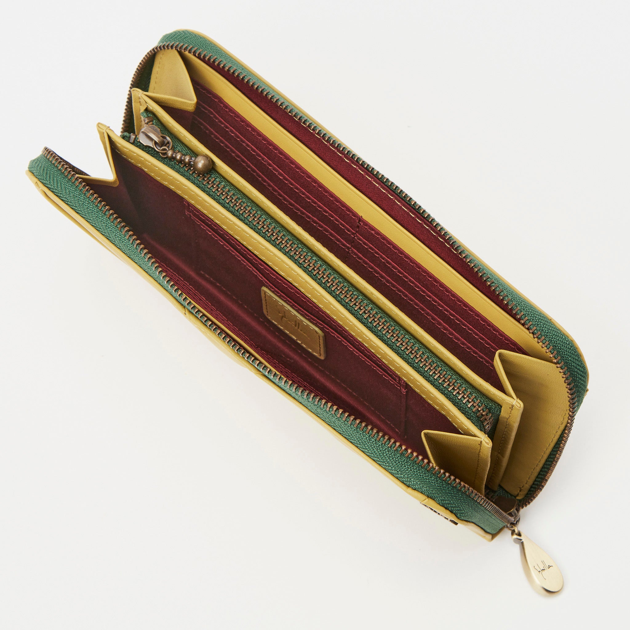 インビシブレ ラウンドファスナー長財布 5470573