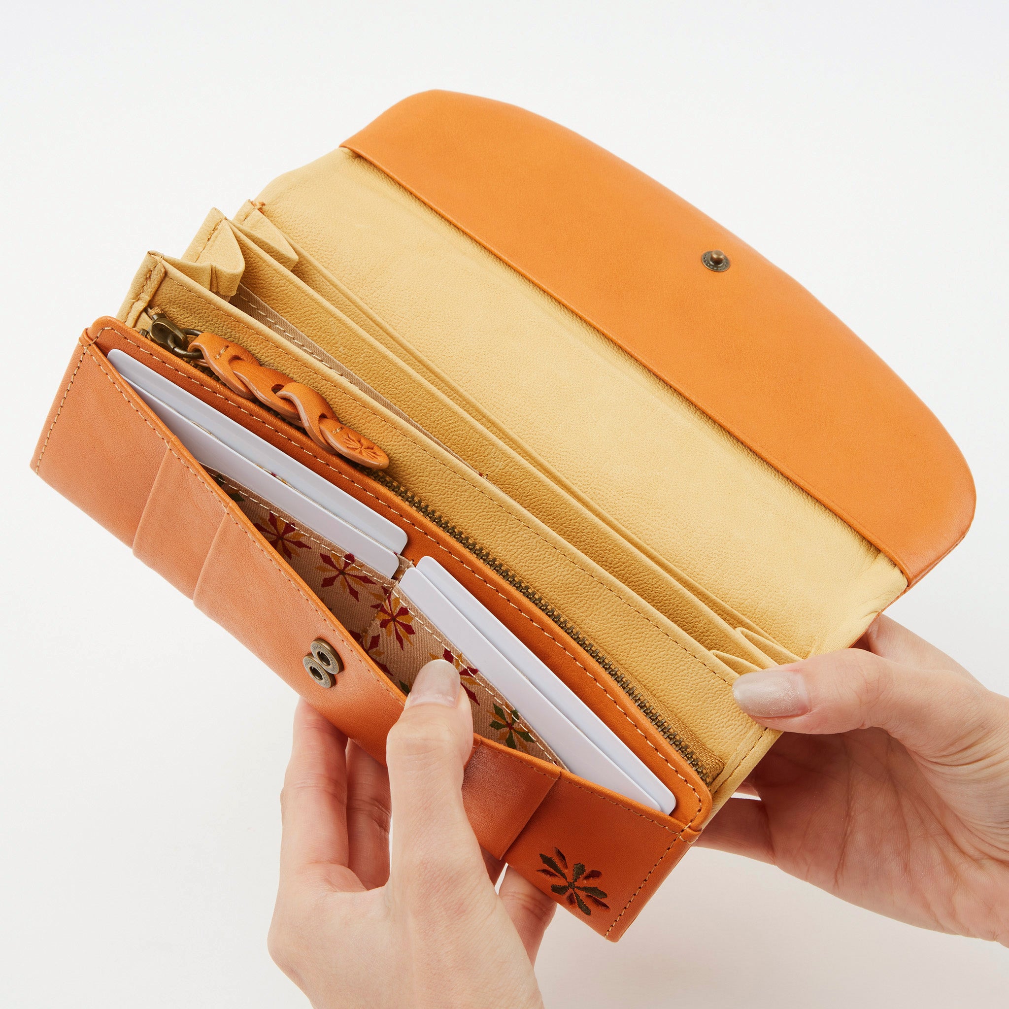 ラーナ 長財布 5471172