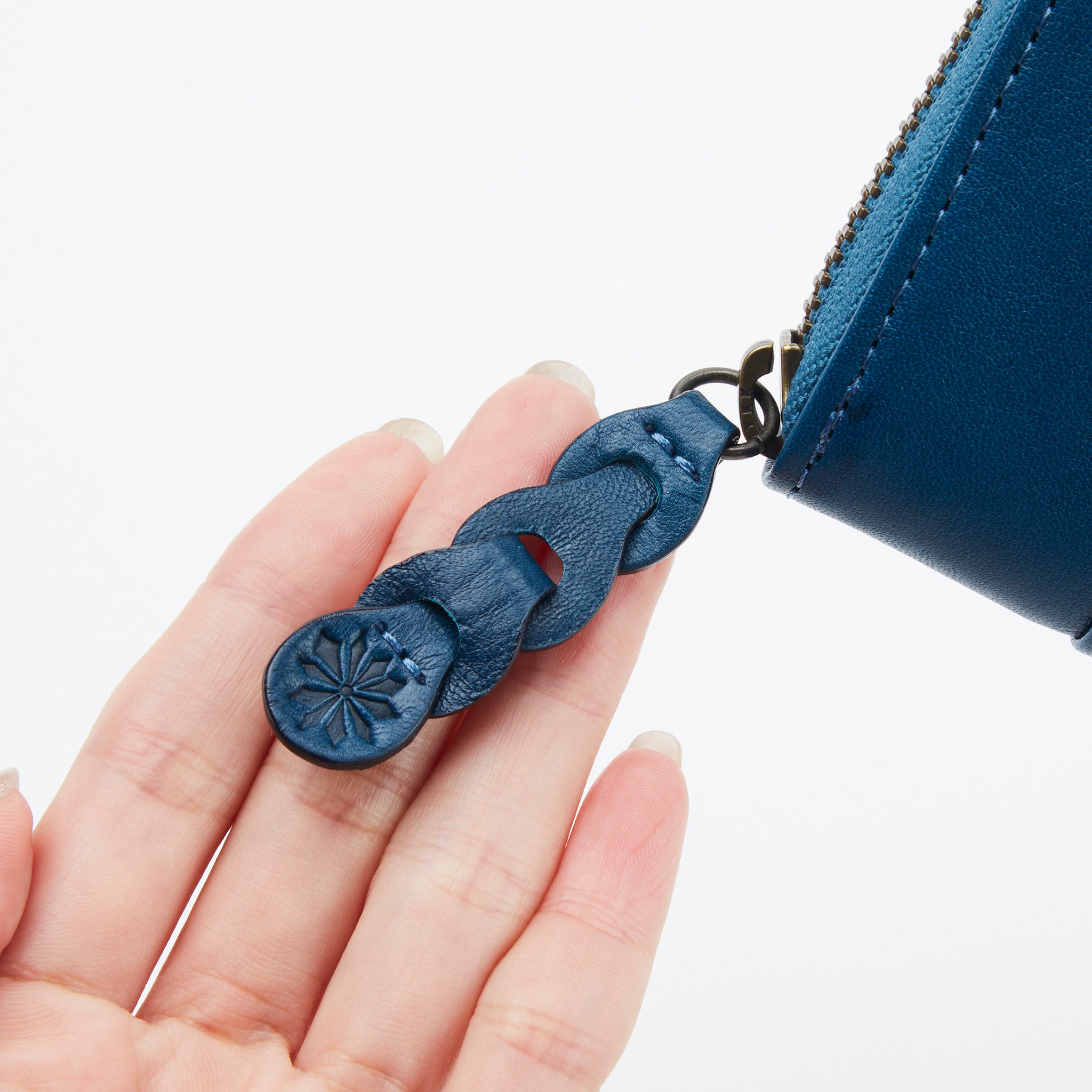 ラーナ ラウンドファスナー長財布 5471173