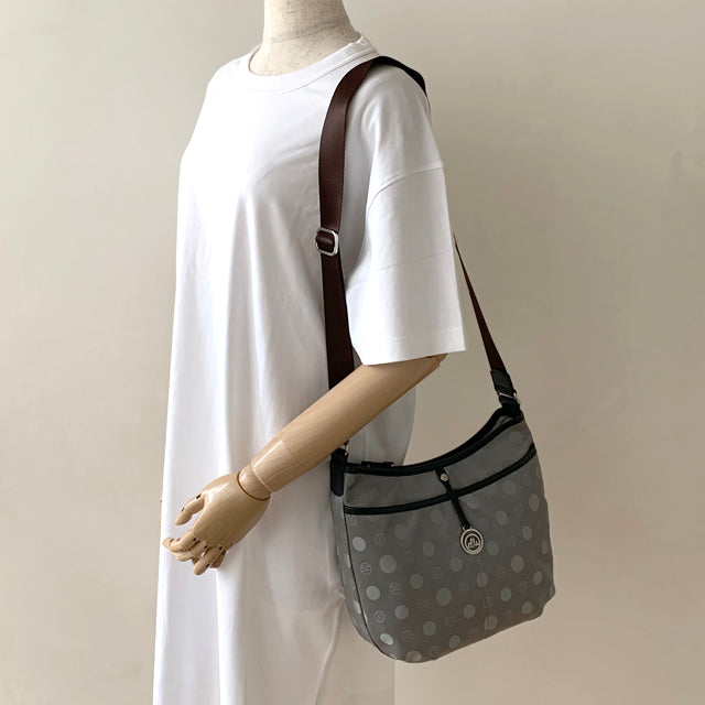 スリーズ ショルダーバッグ 6433700