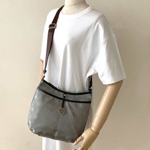 スリーズ ショルダーバッグ 6433700