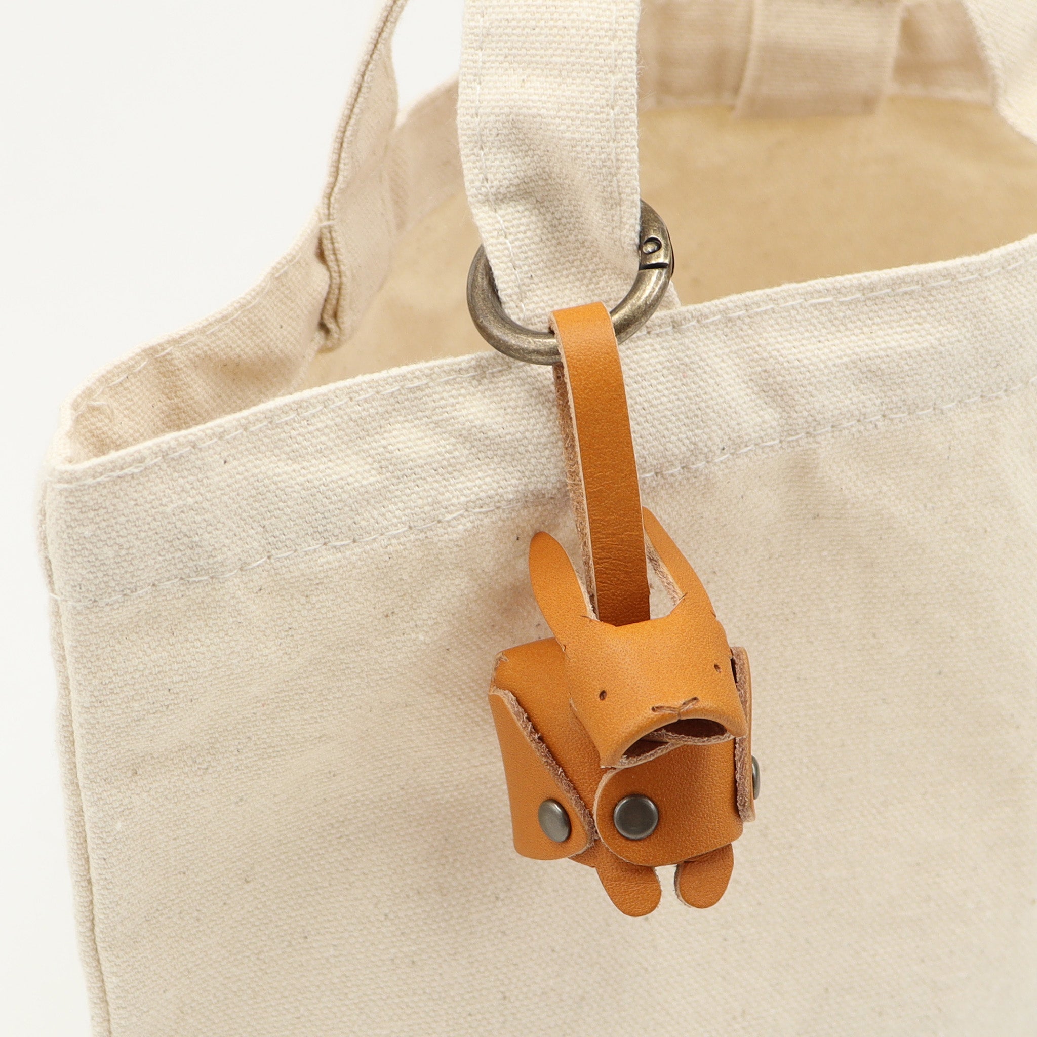 【公式WEB・一部店舗限定品】 アミーゴ　アニマルチャーム（ウサギ）　0038670