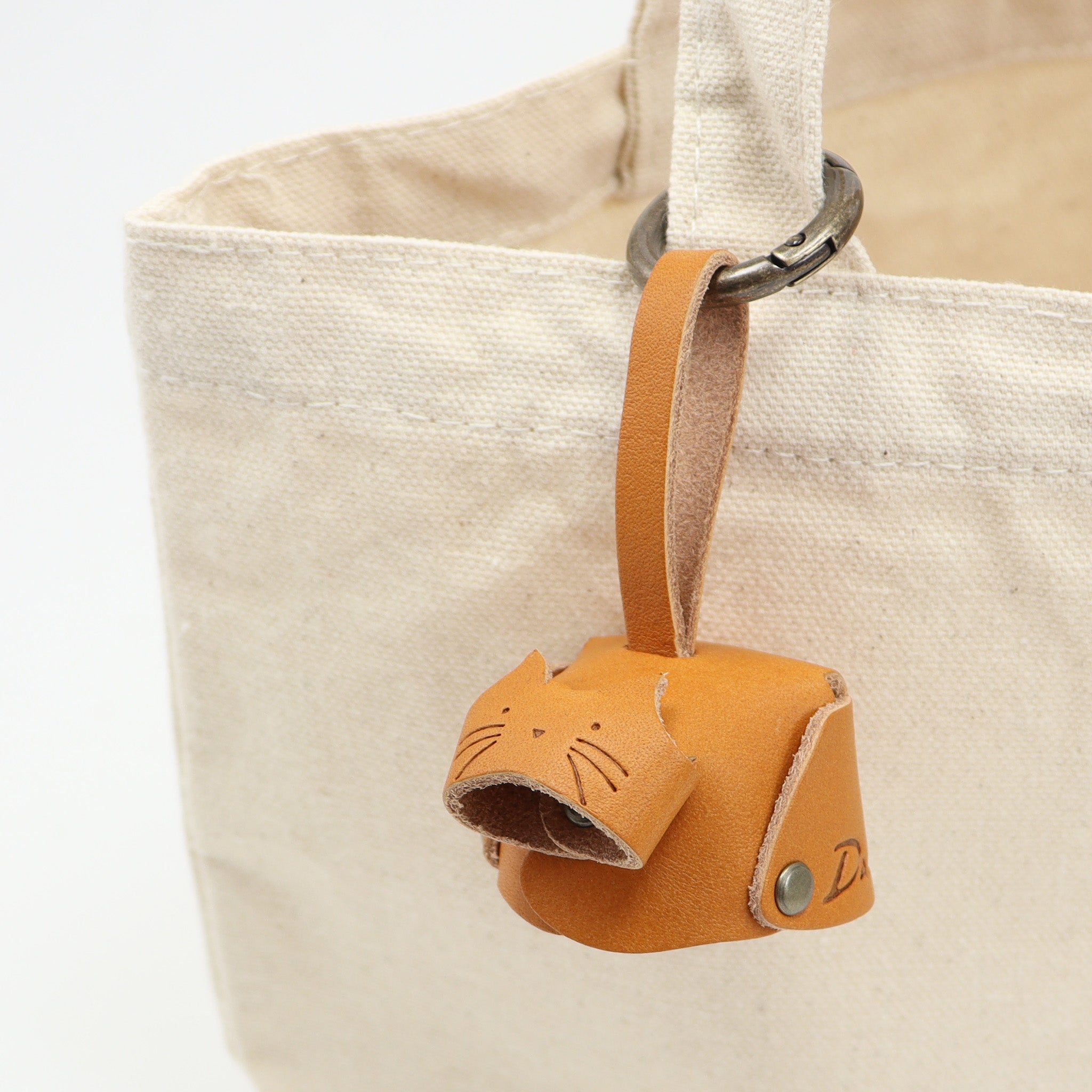 【公式WEB・一部店舗限定品】 アミーゴ　アニマルチャーム（ネコ）　0038671