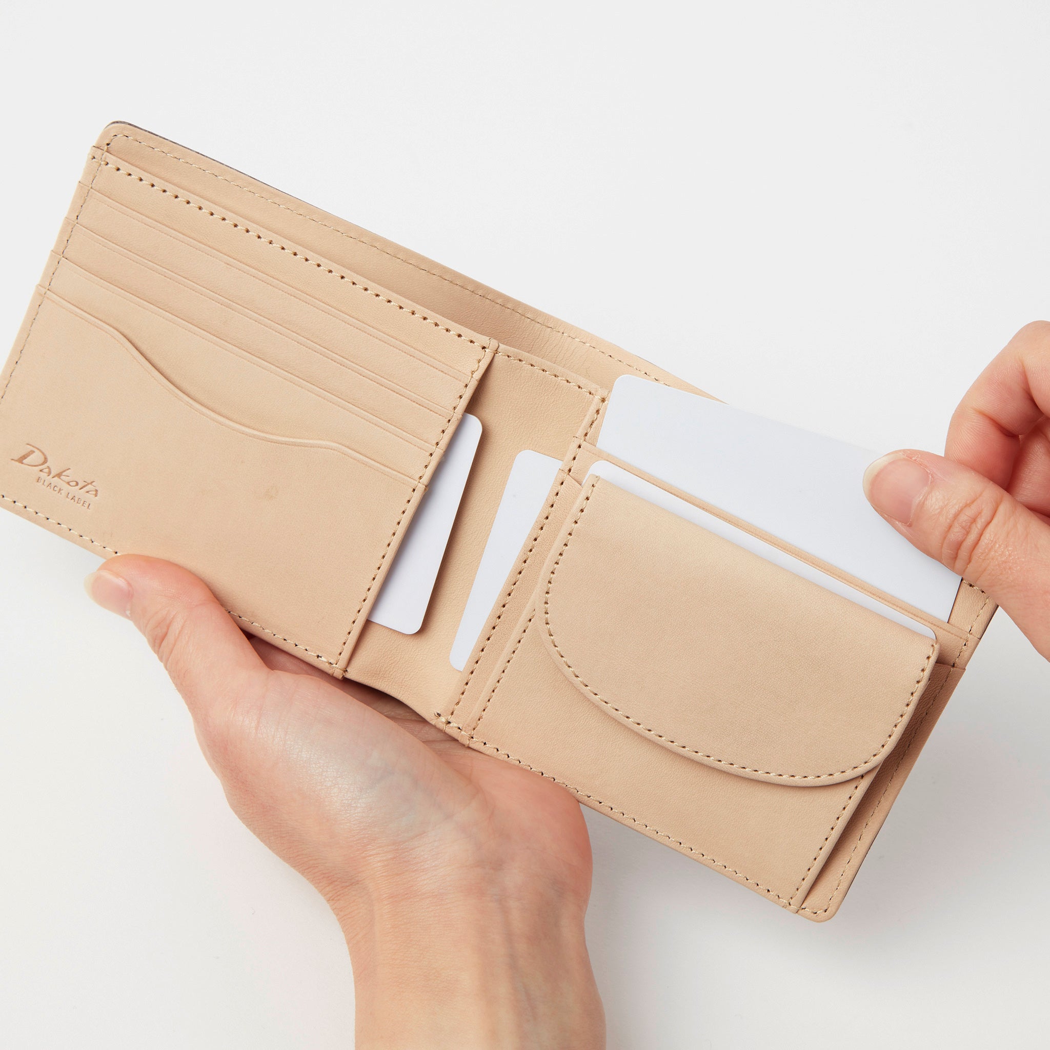 クレマ　二つ折り財布　0620130