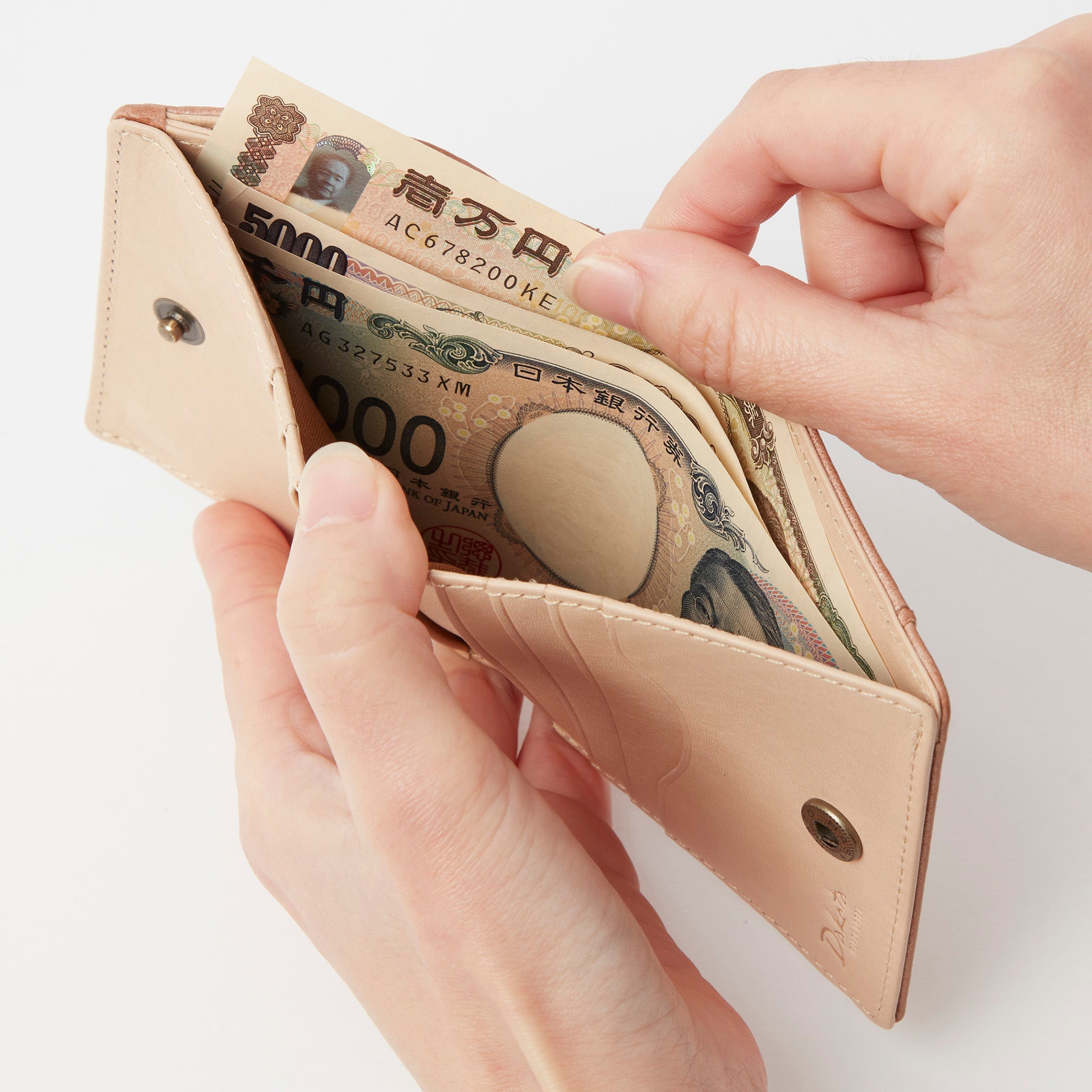 クレマ　二つ折り財布　0620131