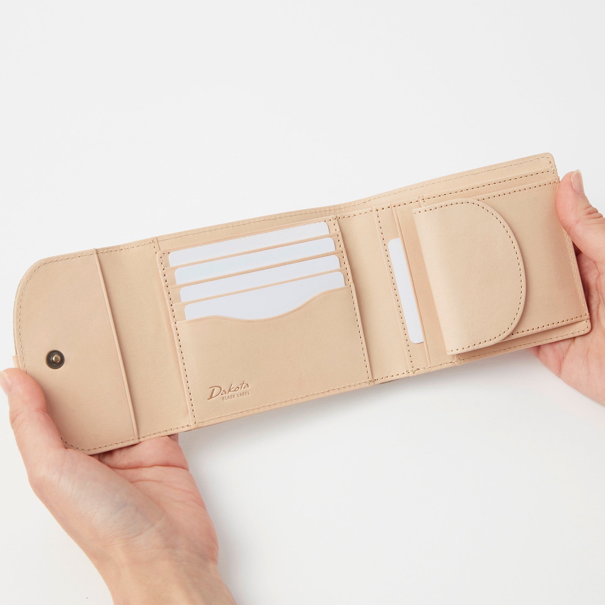 クレマ　二つ折り財布　0620133