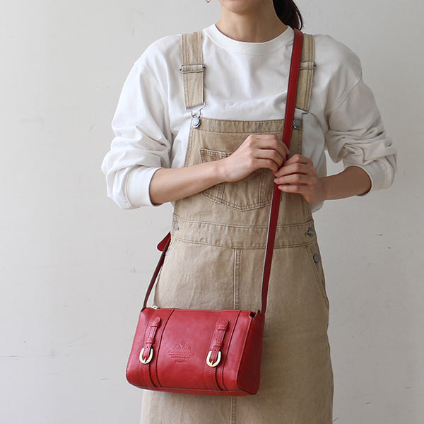 60代女性が愛用する赤バッグ人気ブランドおすすめ｜Dakota（ダコタ）