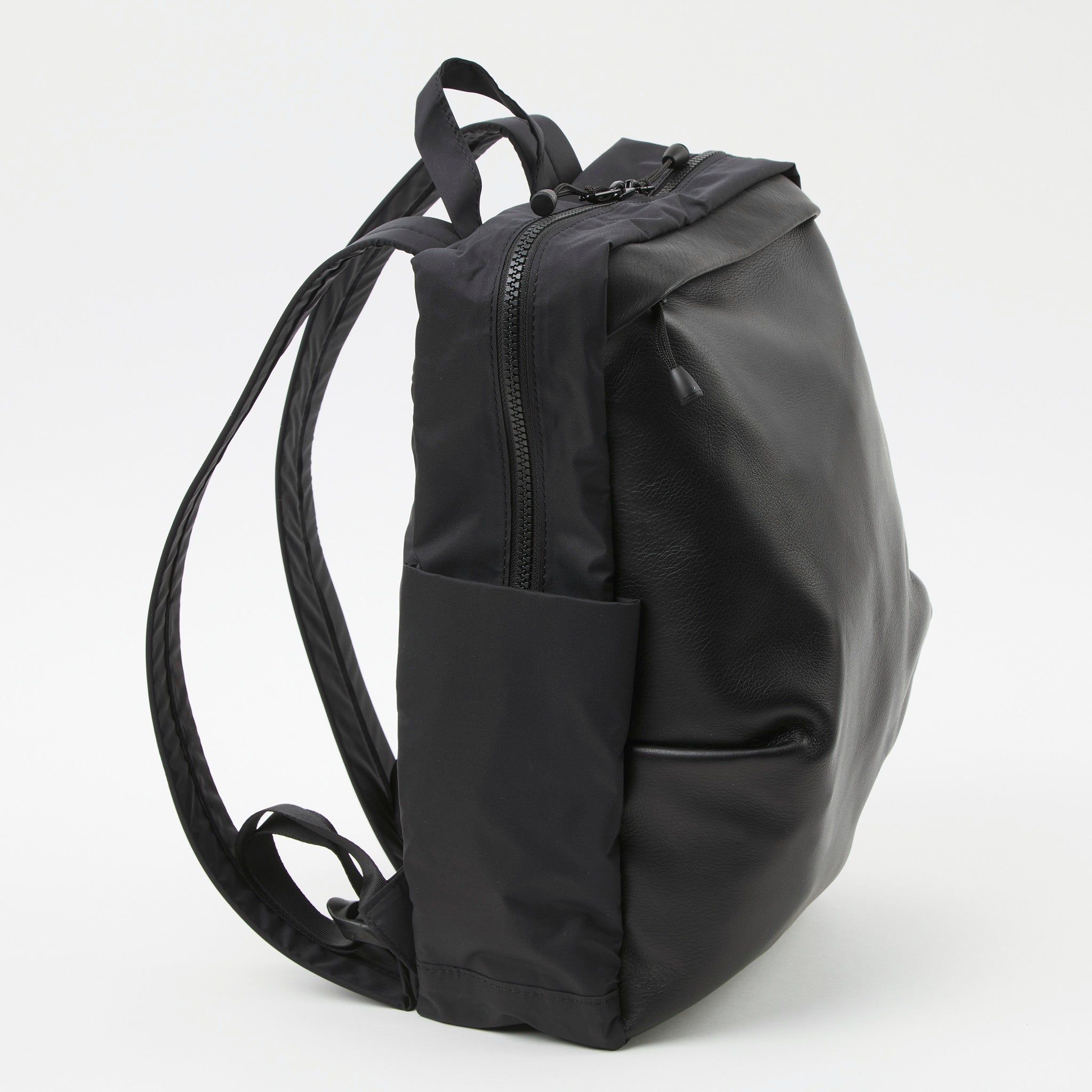 【正規品】DIESEL レザーリュック ブラック RN93243 NEXT ライト革 リュック 1192633