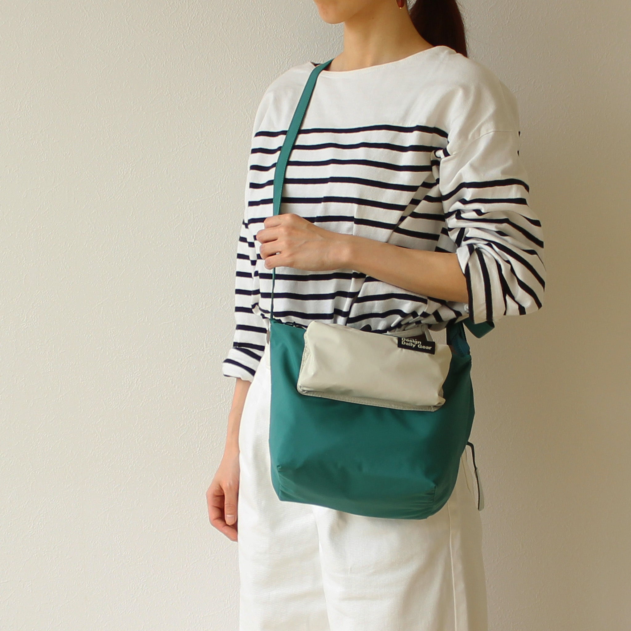 リリース ショルダーバッグ 1192650