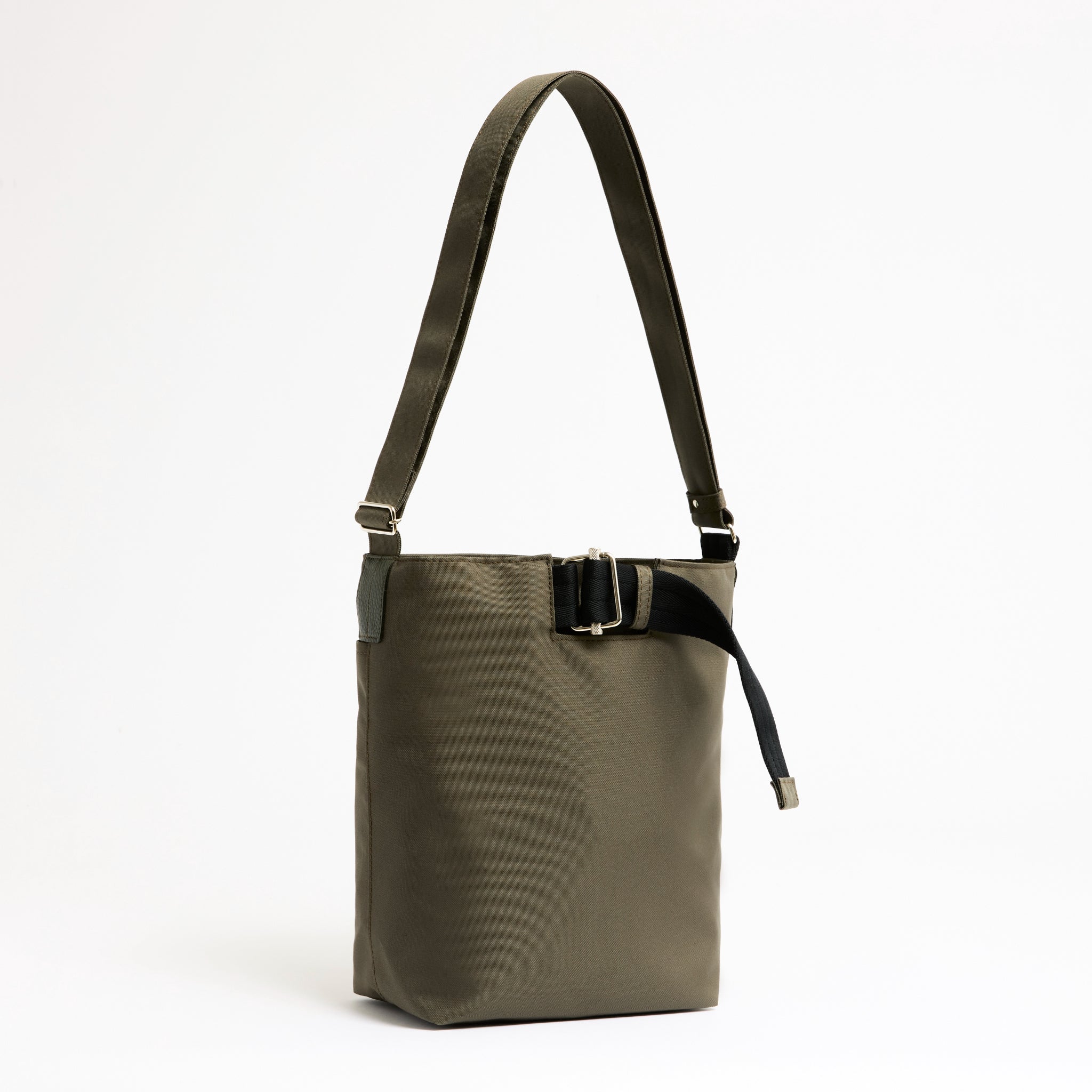 バッグ Pocket shoulder Accent Bag／コーデュラカーキ