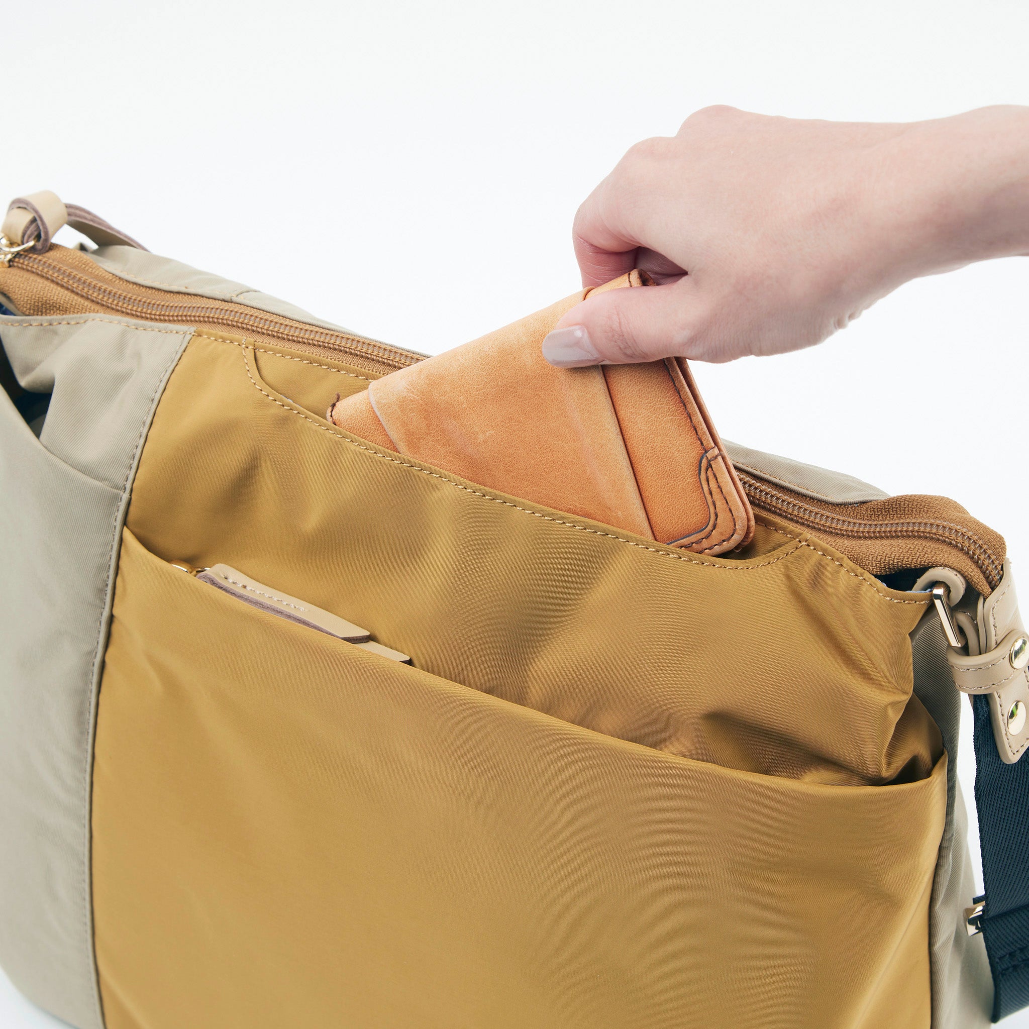 ファビオ2 ショルダーバッグ 1416767