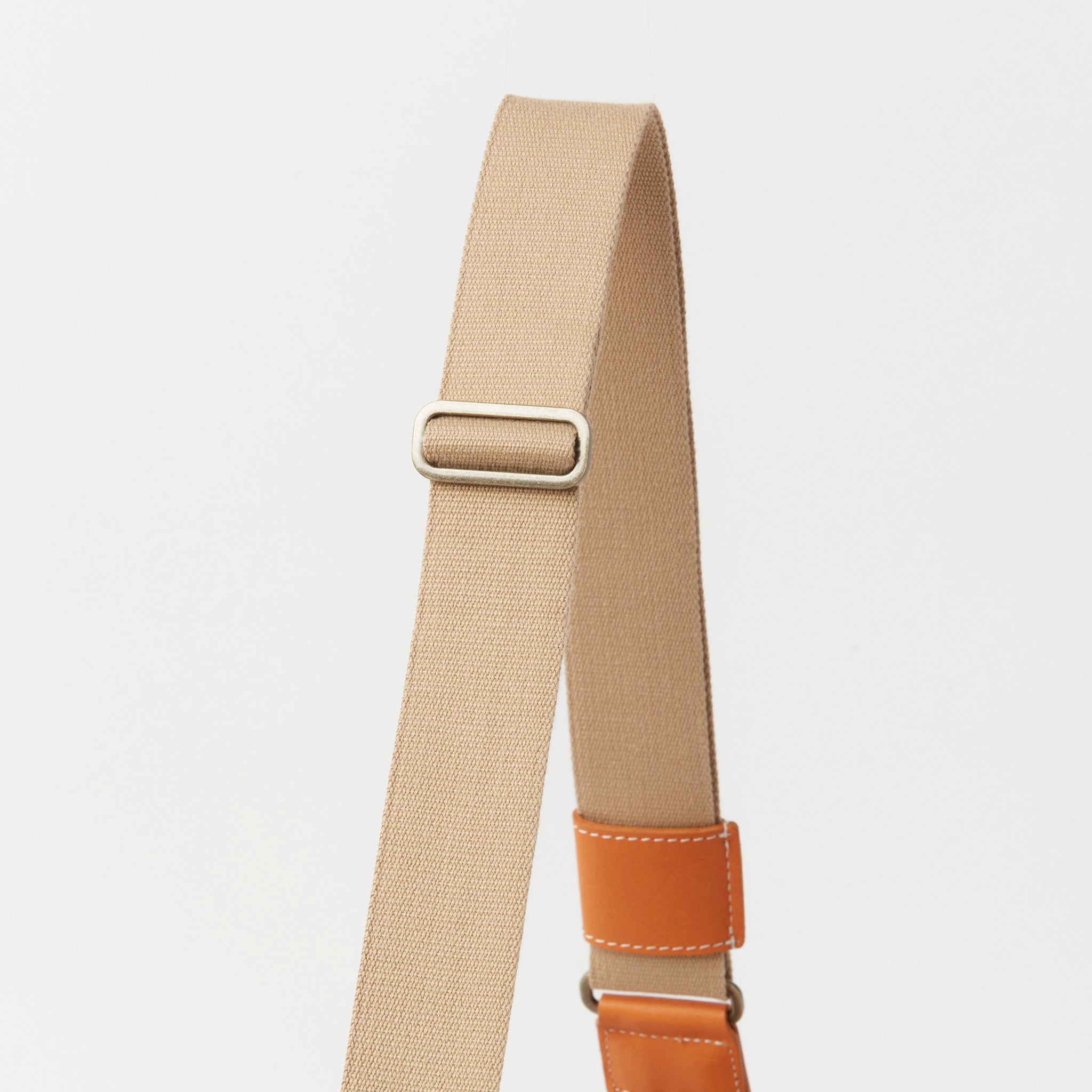 ショルダー紐全長：66～93cm