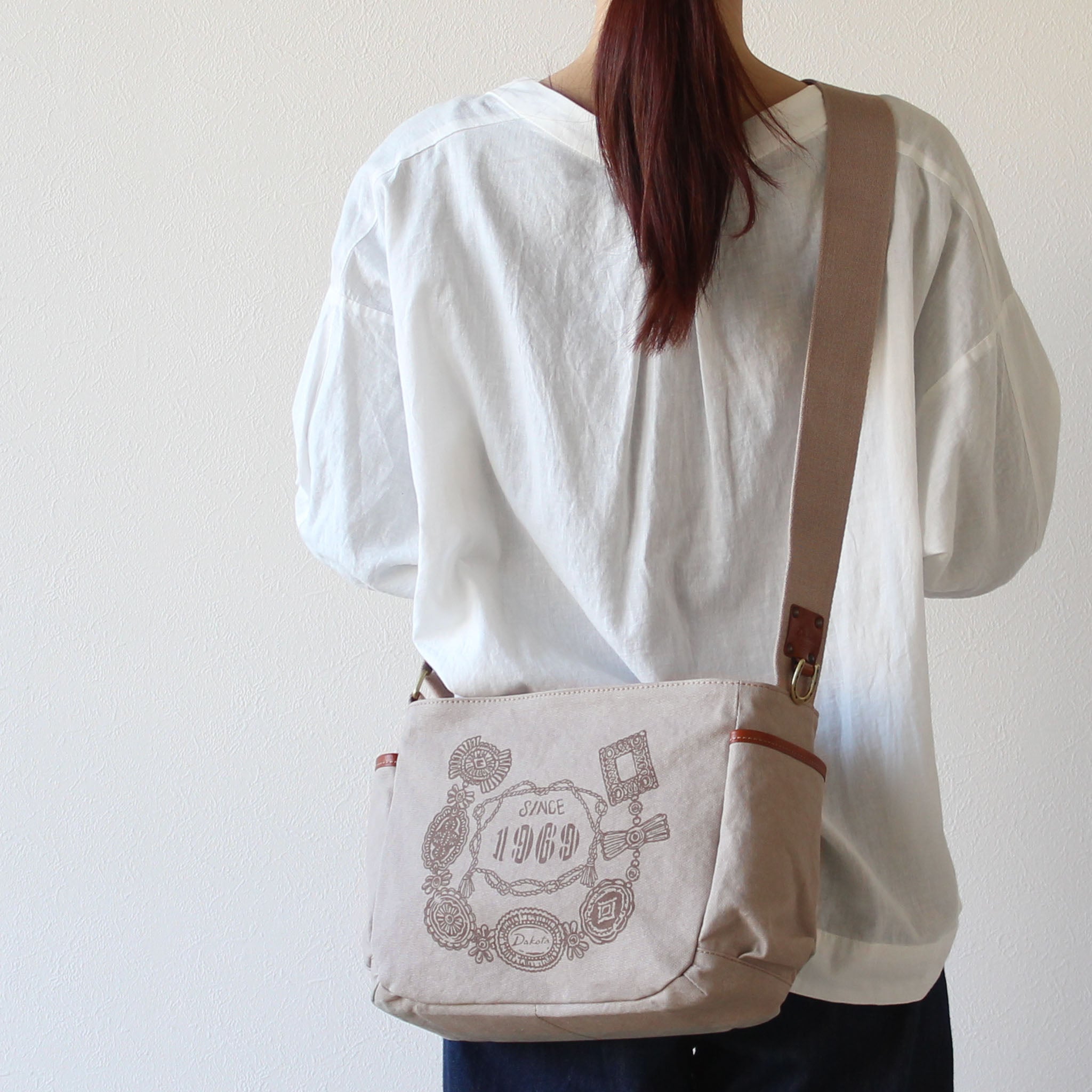 コンチャ ショルダーバッグ 1531782