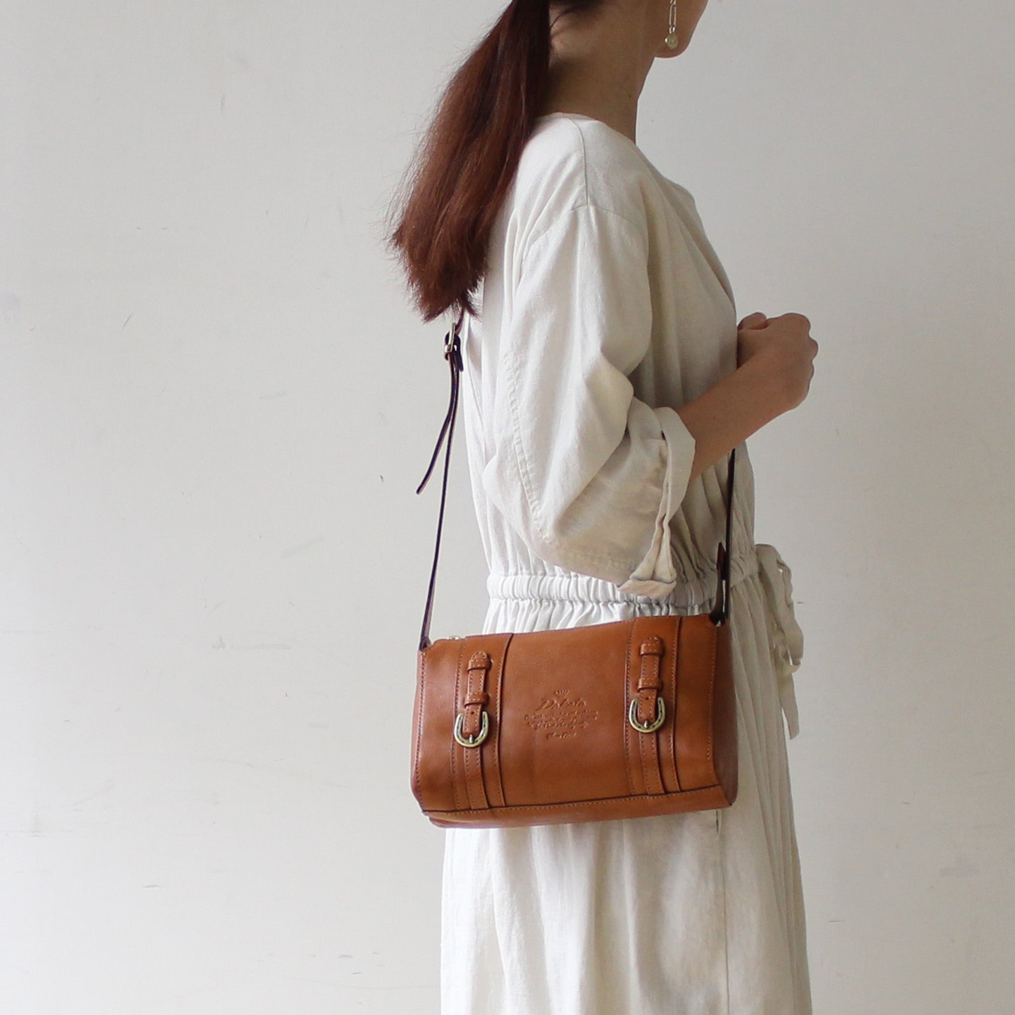 公式WEB限定品】Dakota キューブS ショルダーバッグ 1541030