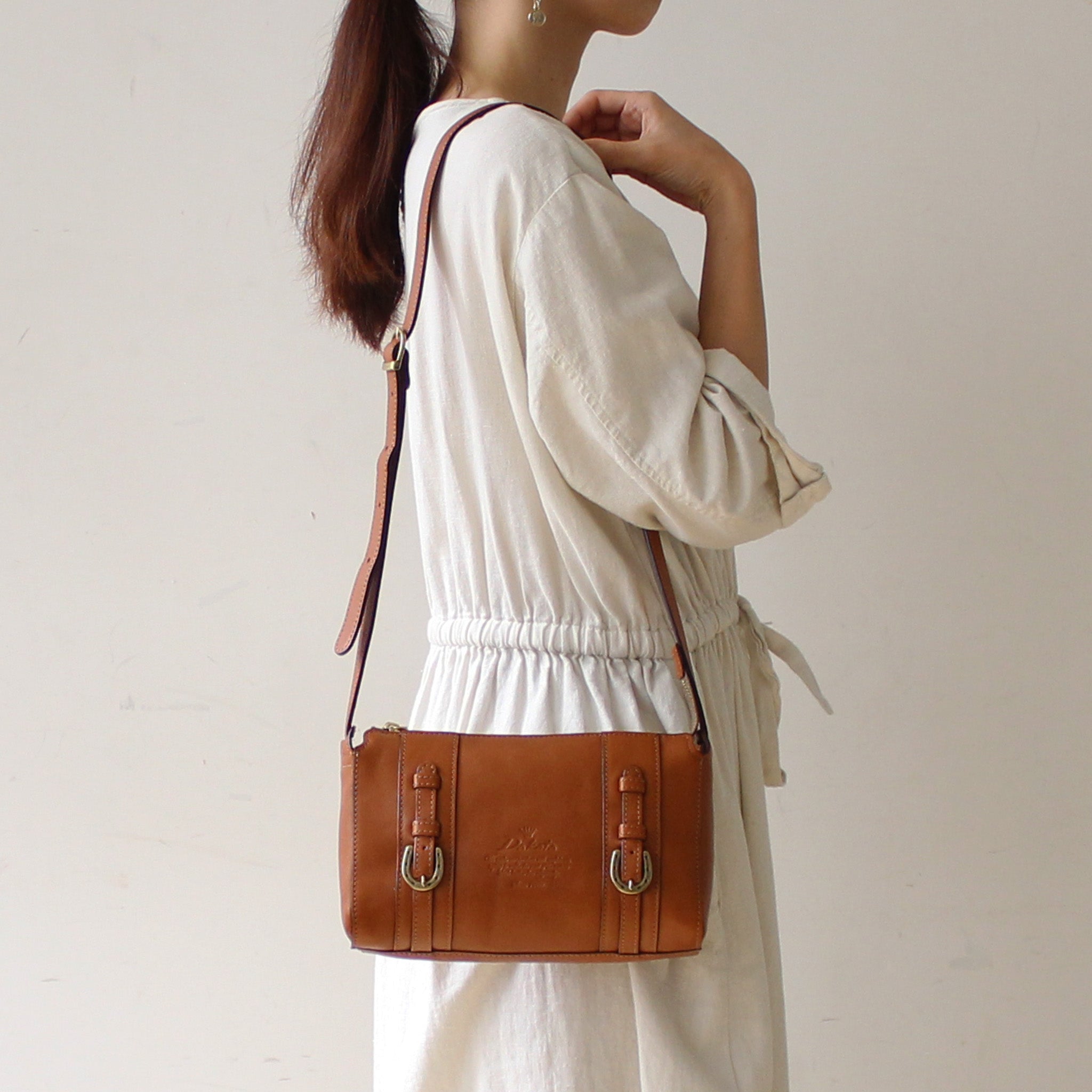 Dakota 【公式WEB限定品】 キューブS ショルダーバッグ 1541030