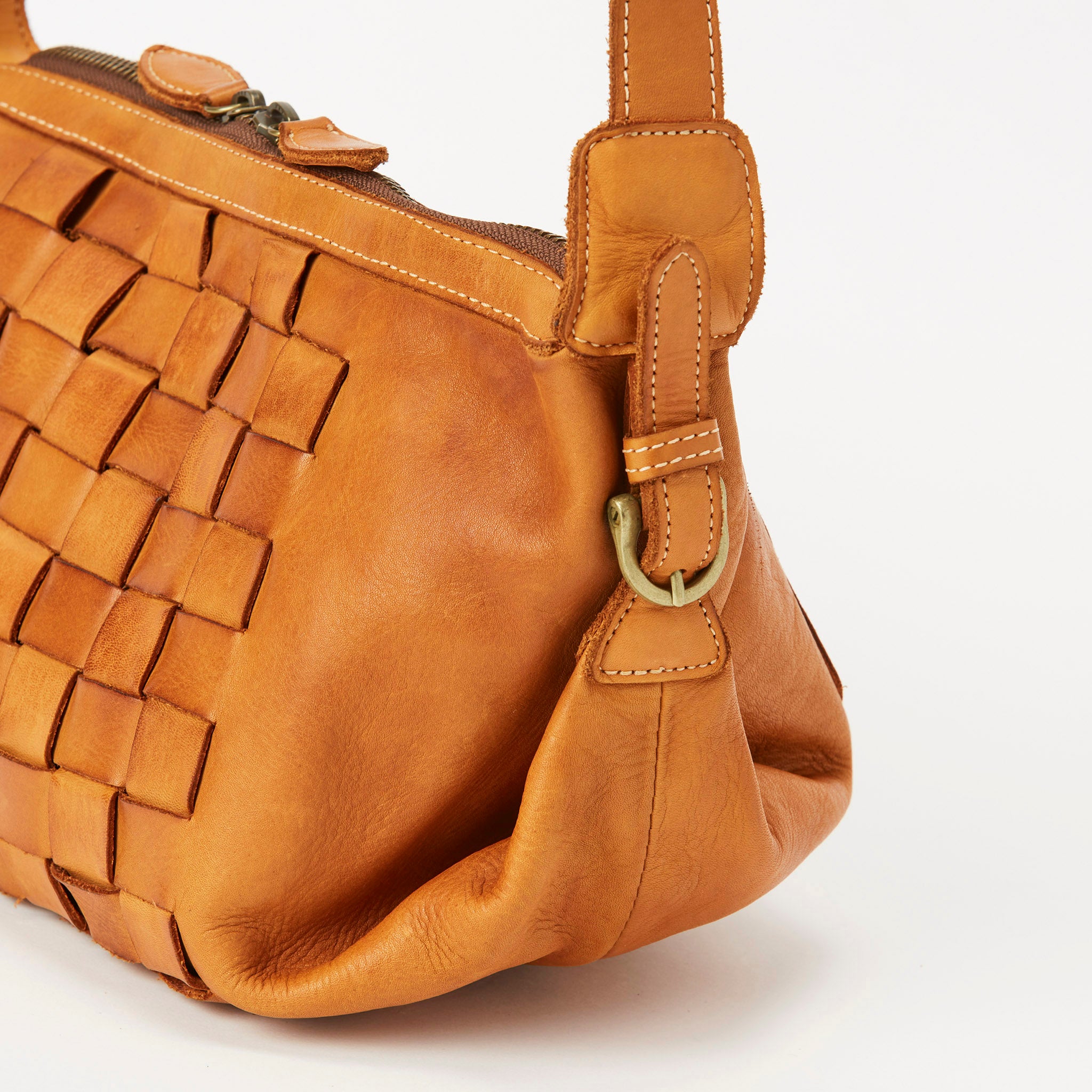 アーロ ショルダーバッグ 1601081