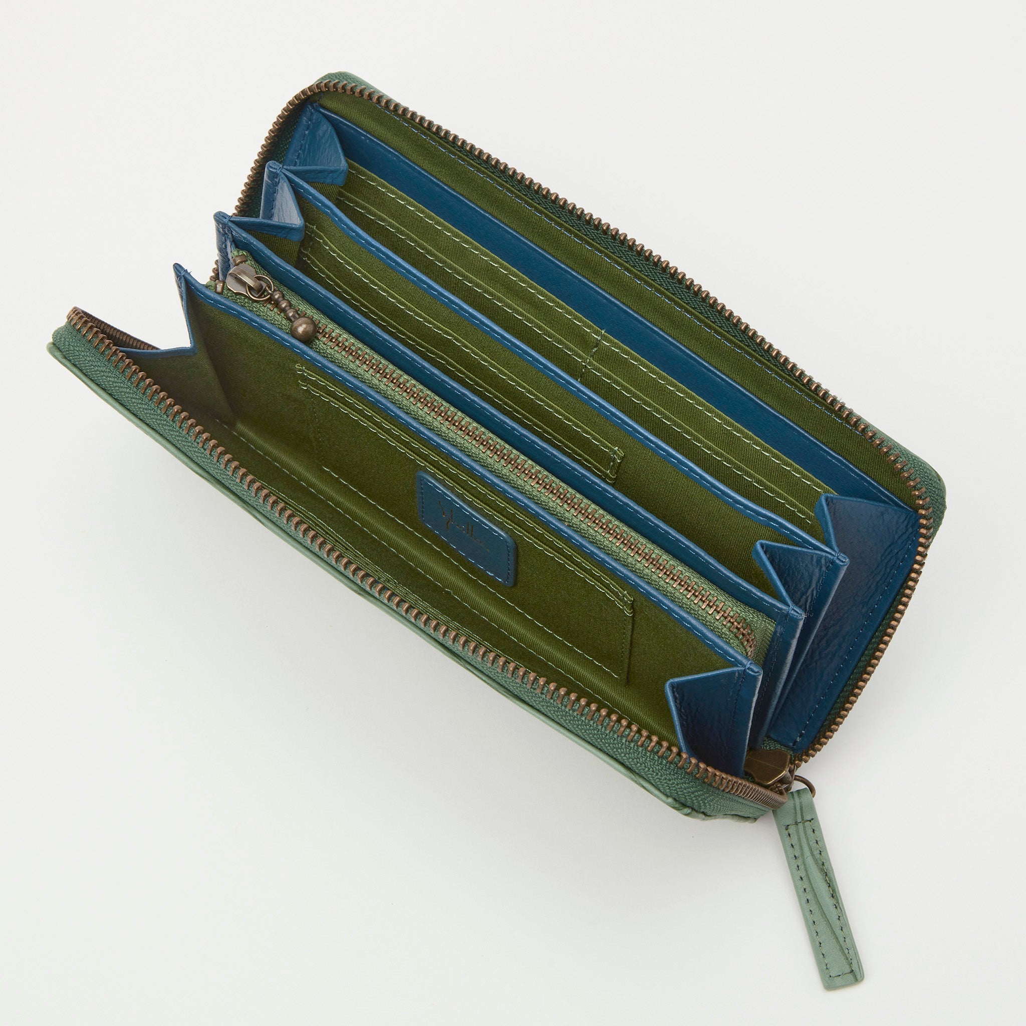 オーラ　ラウンドファスナー長財布　5470203