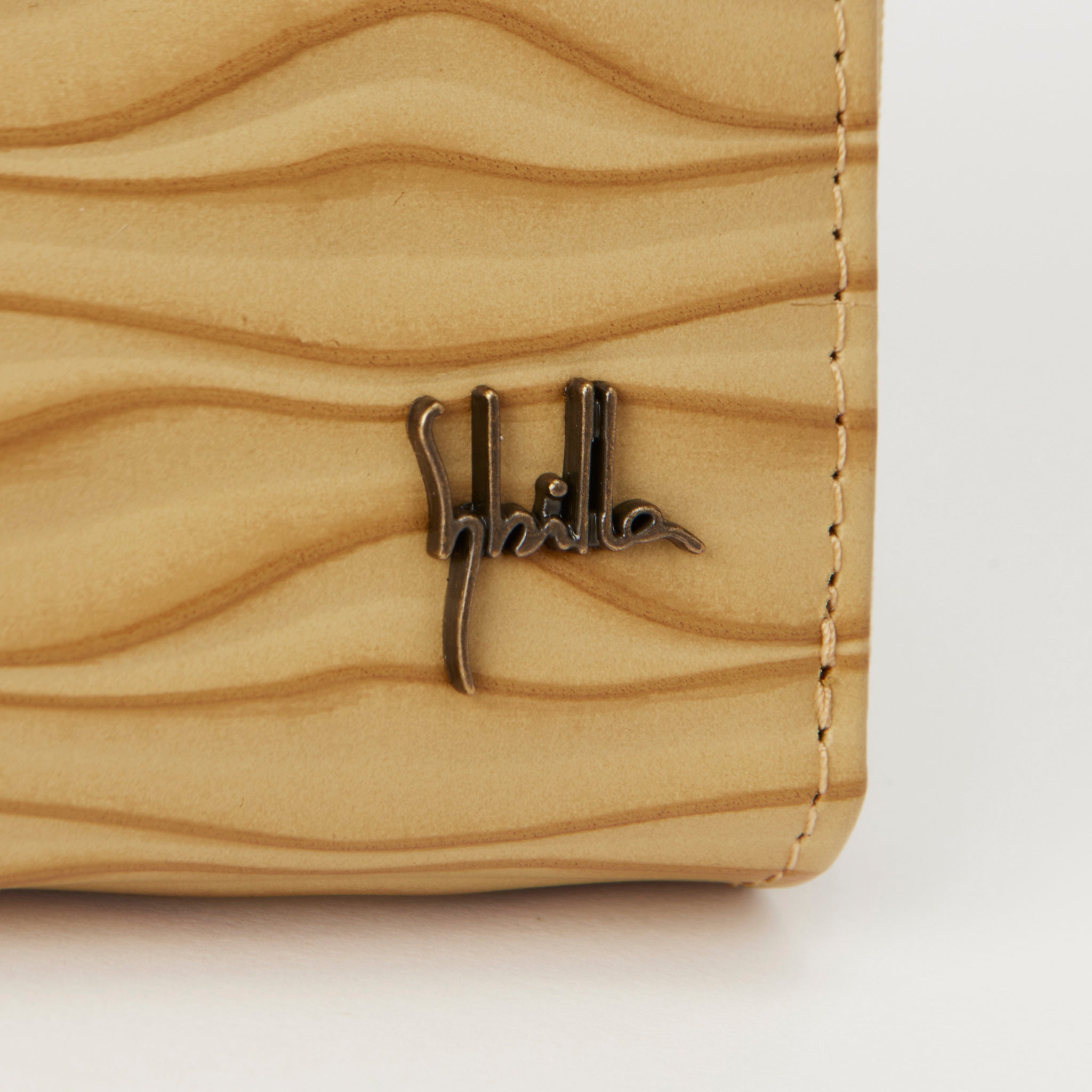 オーラ　ラウンドファスナー長財布　5470203