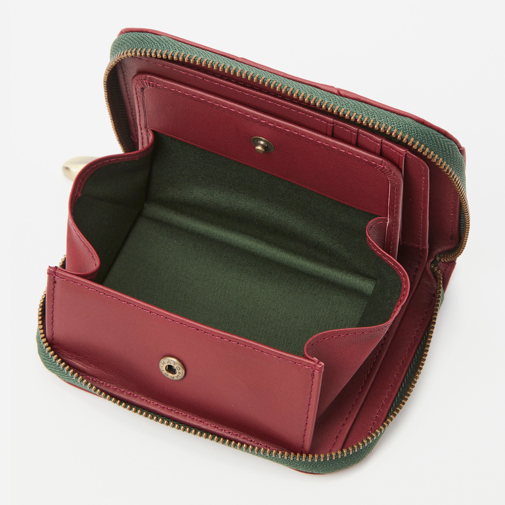 インビシブレ ラウンドファスナー二つ折り財布 5470570