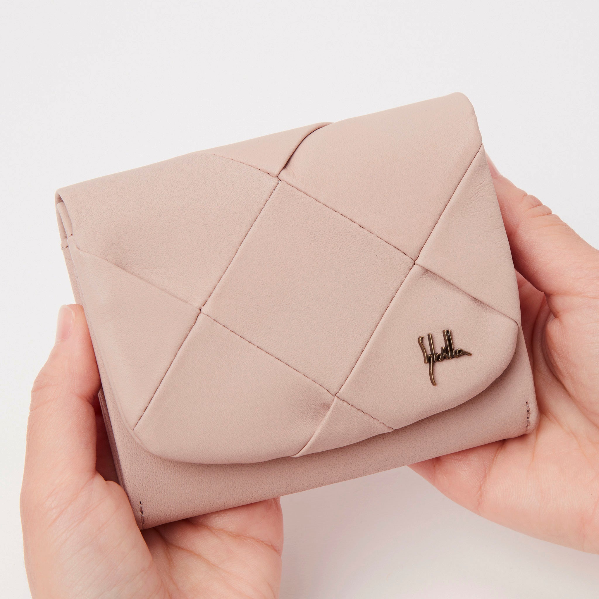 インビシブレ 二つ折り財布 5470572