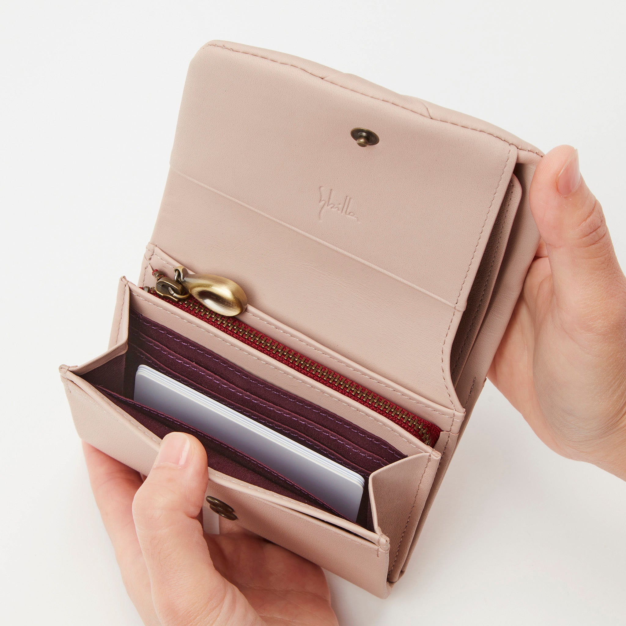 インビシブレ 二つ折り財布 5470572