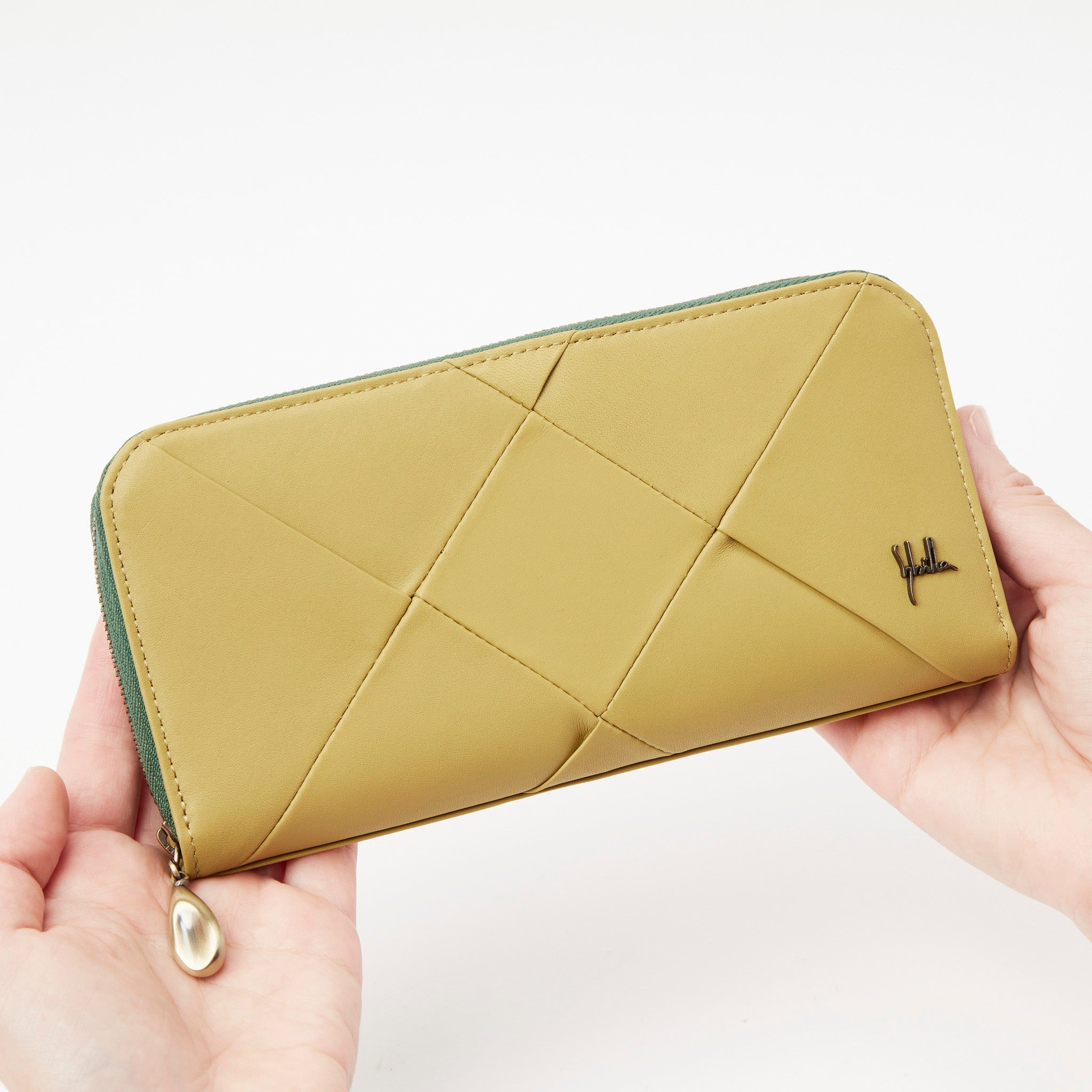 インビシブレ ラウンドファスナー長財布 5470573