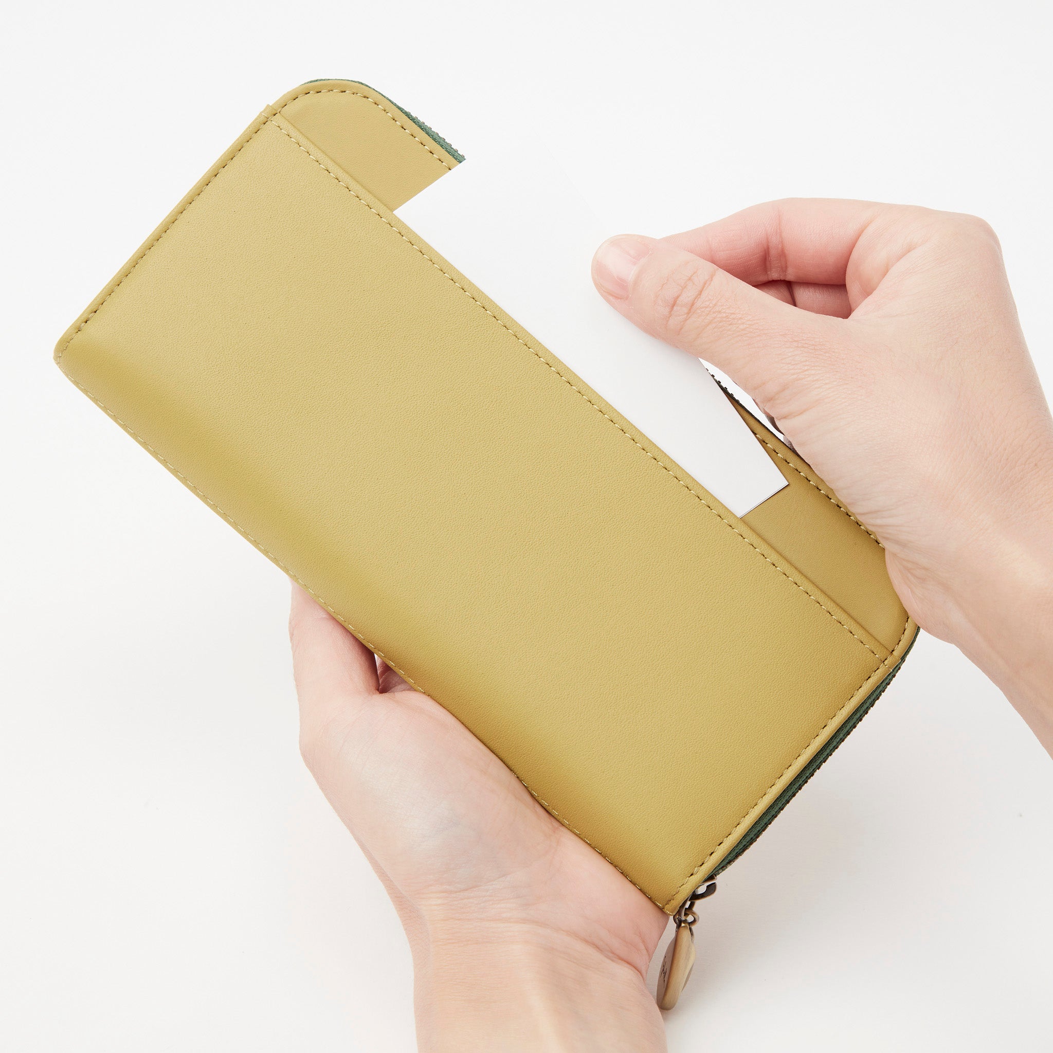 インビシブレ ラウンドファスナー長財布 5470573