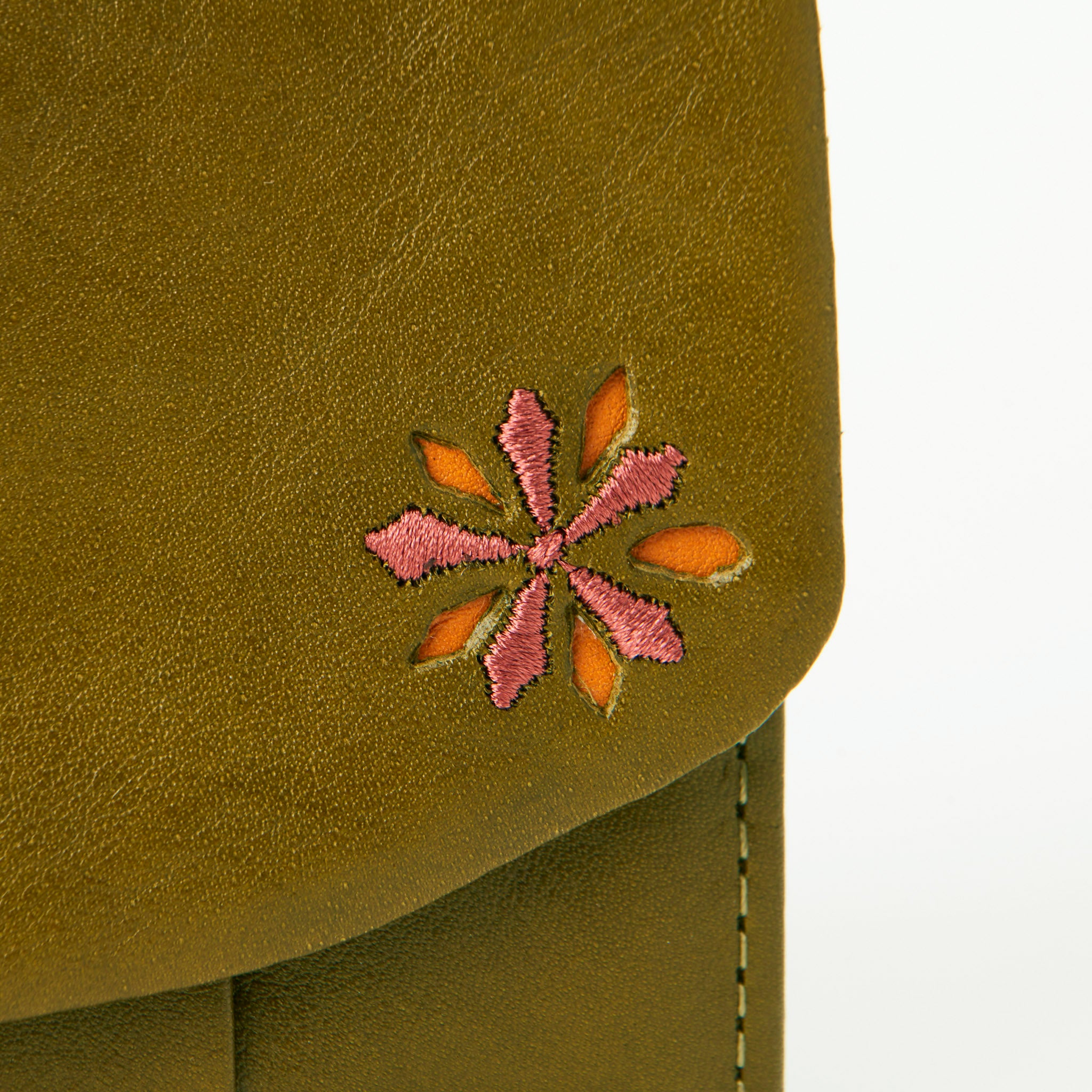 ラーナ　二つ折り財布　5471171