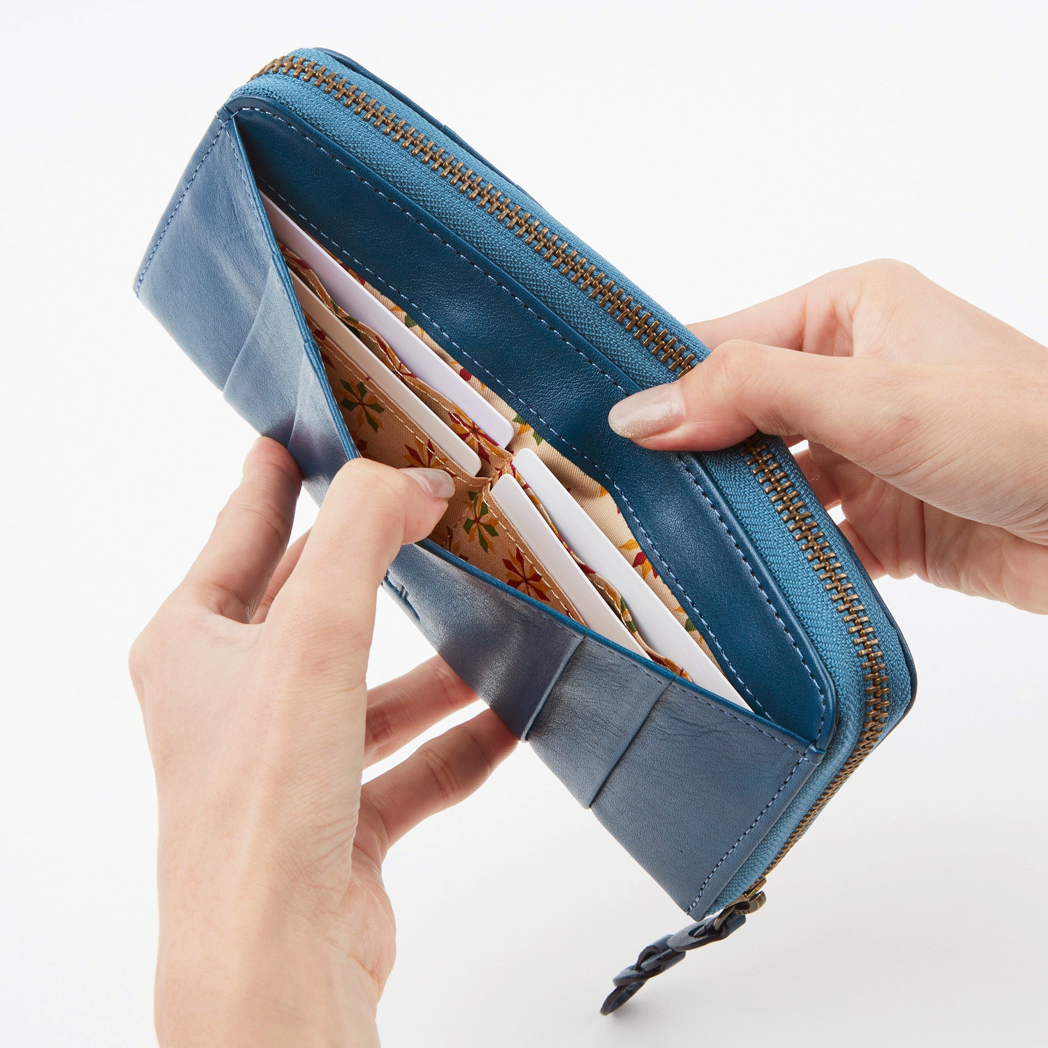 ラーナ　ラウンドファスナー長財布　5471173