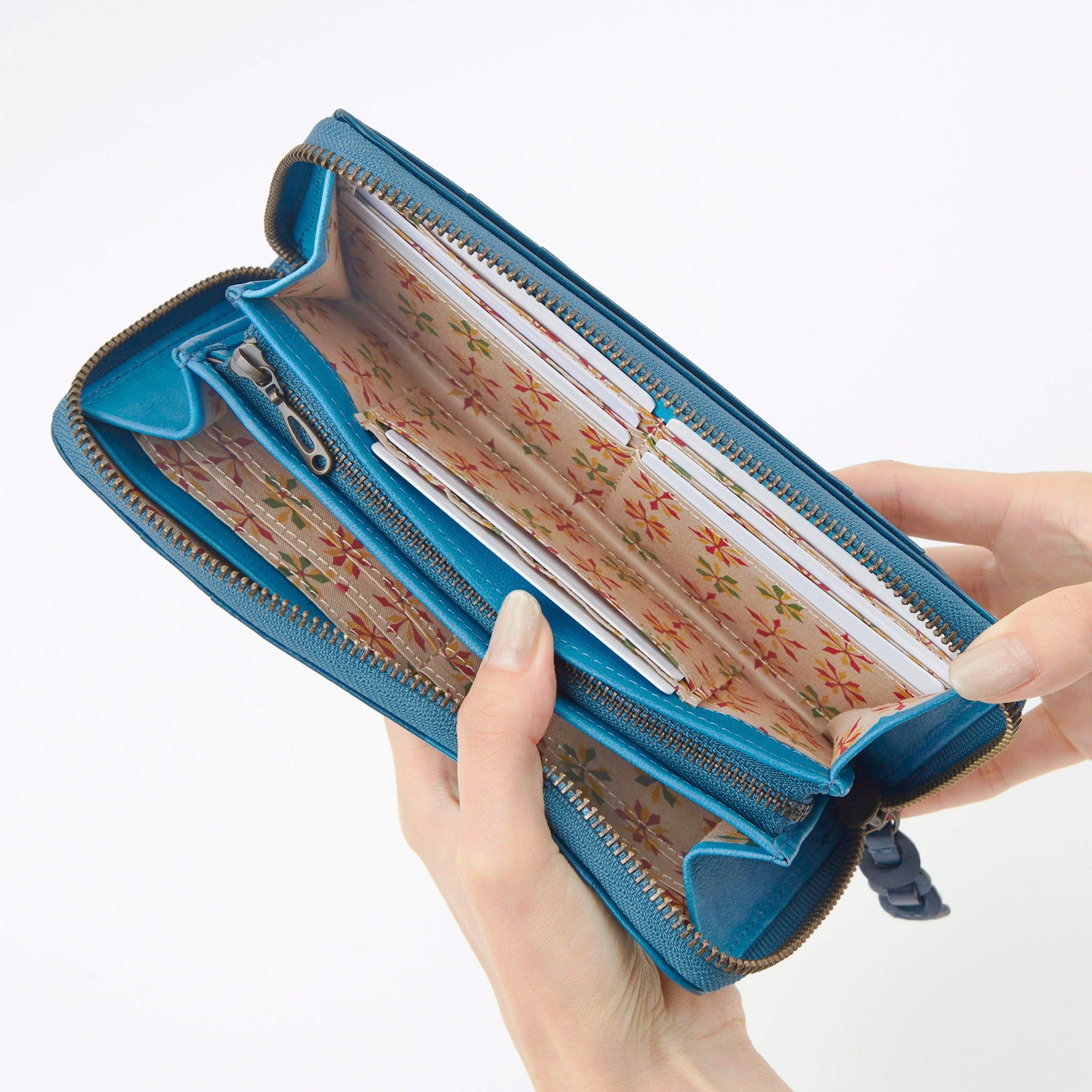 ラーナ　ラウンドファスナー長財布　5471173